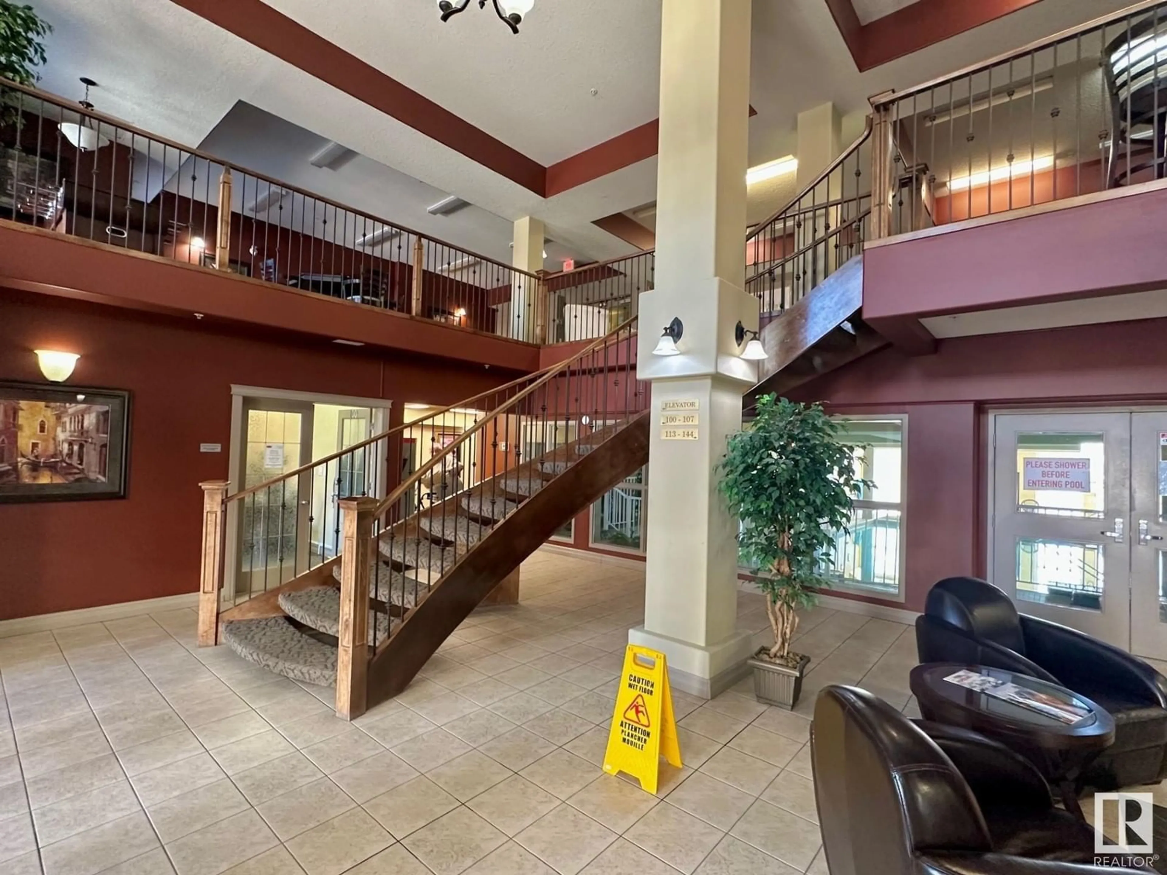 Indoor foyer for 45 - 308 INGLEWOOD DR, St. Albert Alberta T8N0B6
