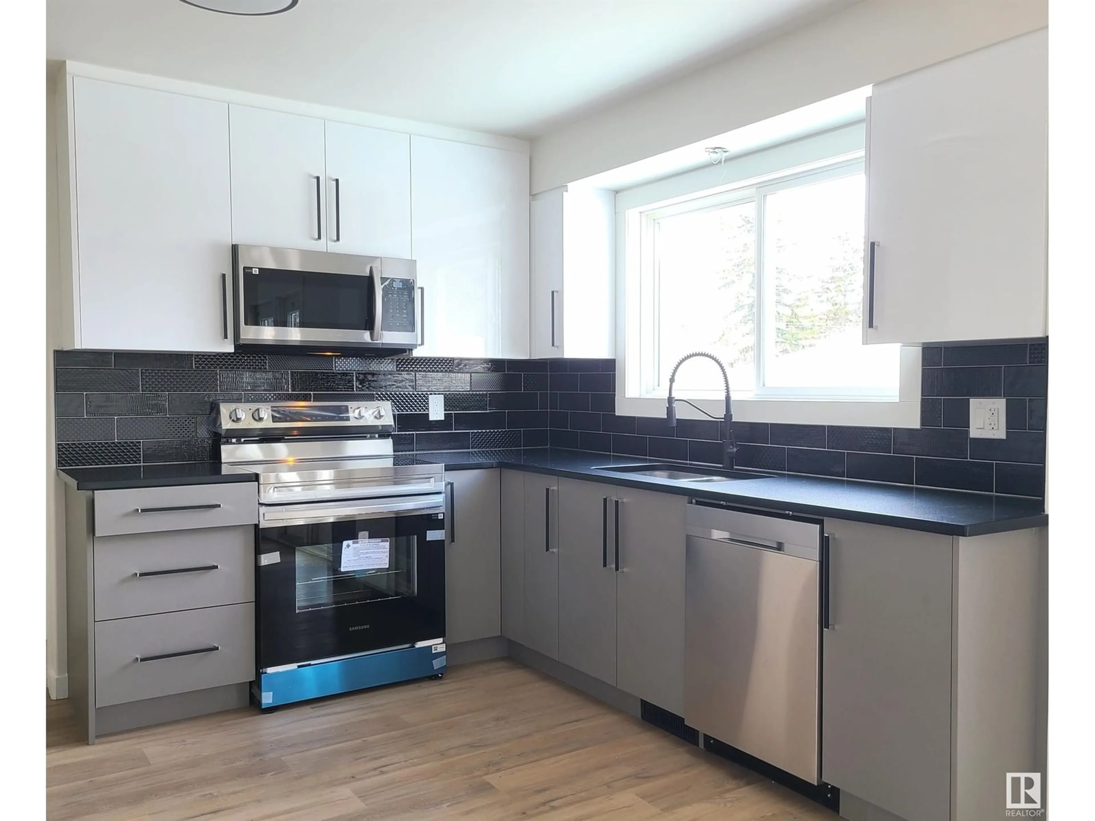Unknown for NW - 12904 93 ST, Edmonton Alberta T5E3T2