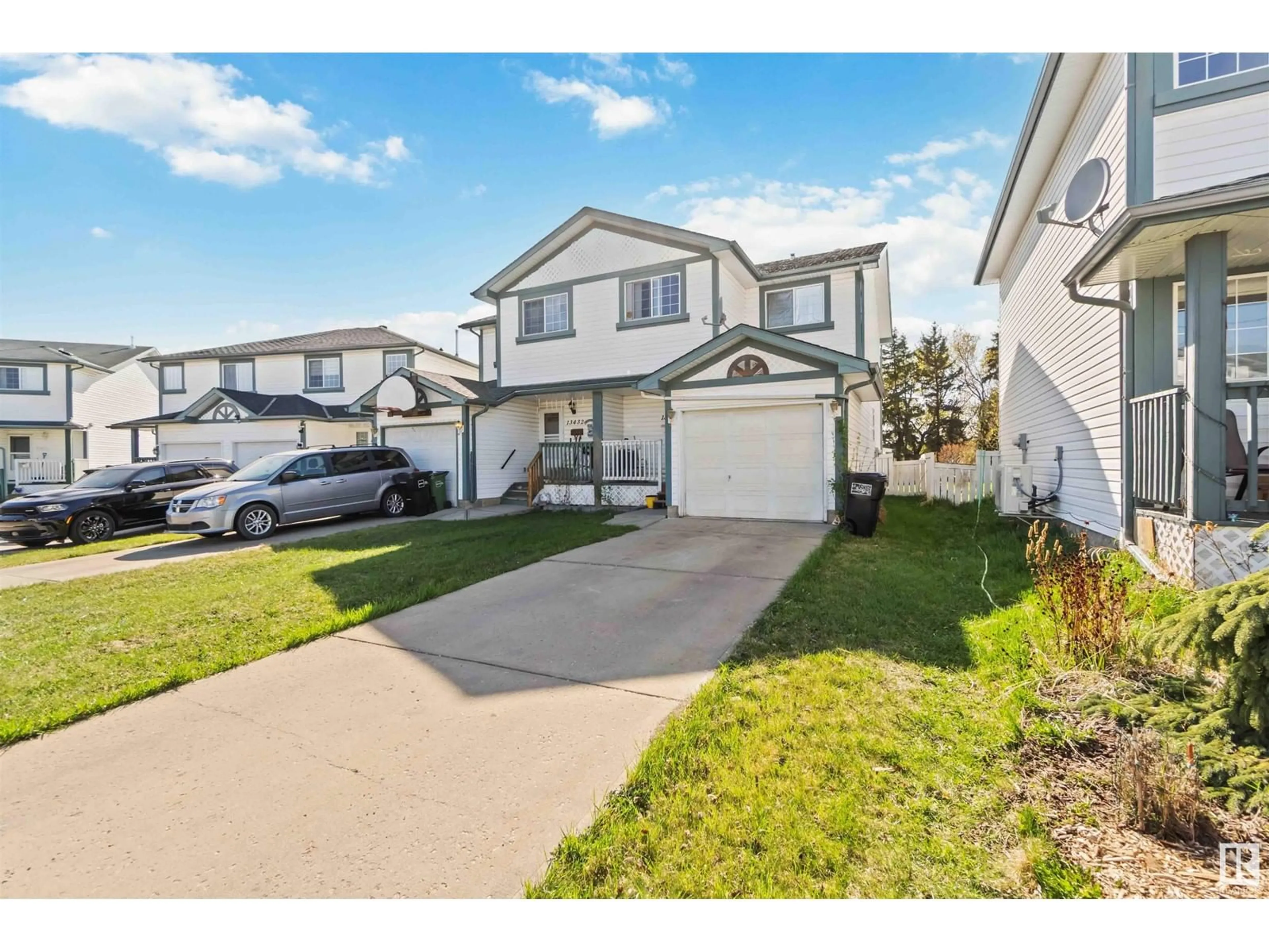 A pic from outside/outdoor area/front of a property/back of a property/a pic from drone, street for NW - 13434 33 ST, Edmonton Alberta T5A5C1