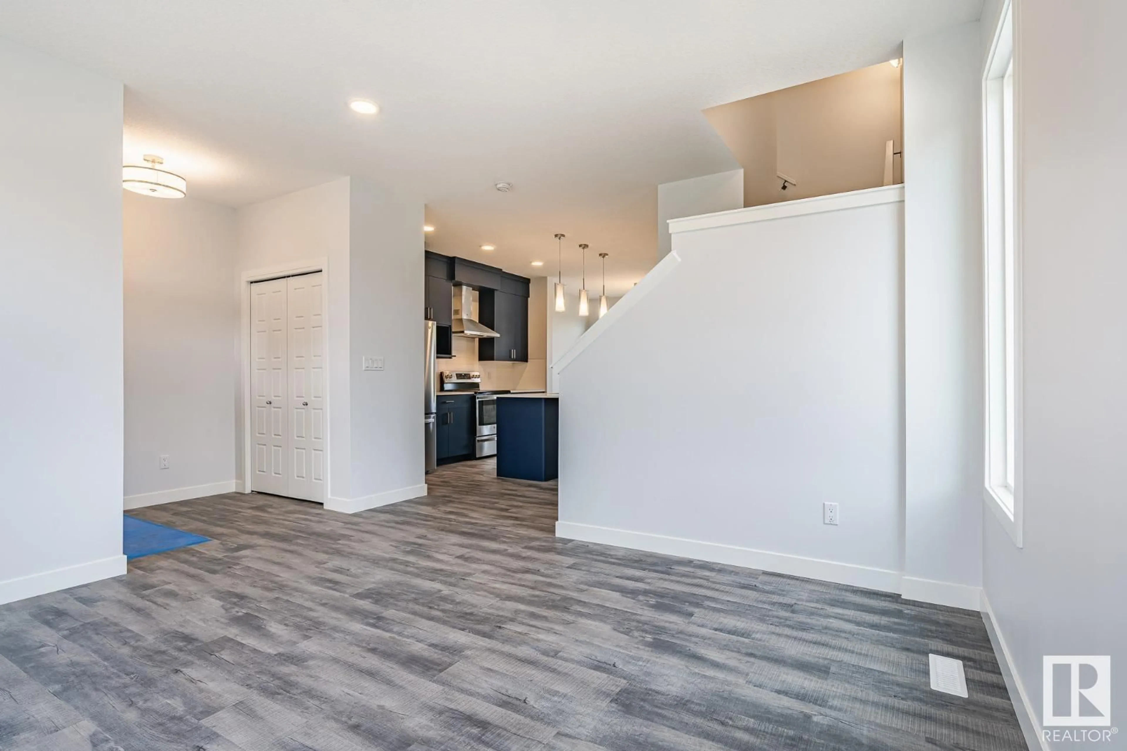 Open concept kitchen, unknown for SW - 4047 HAWTHORN LI, Edmonton Alberta T6X2Y8