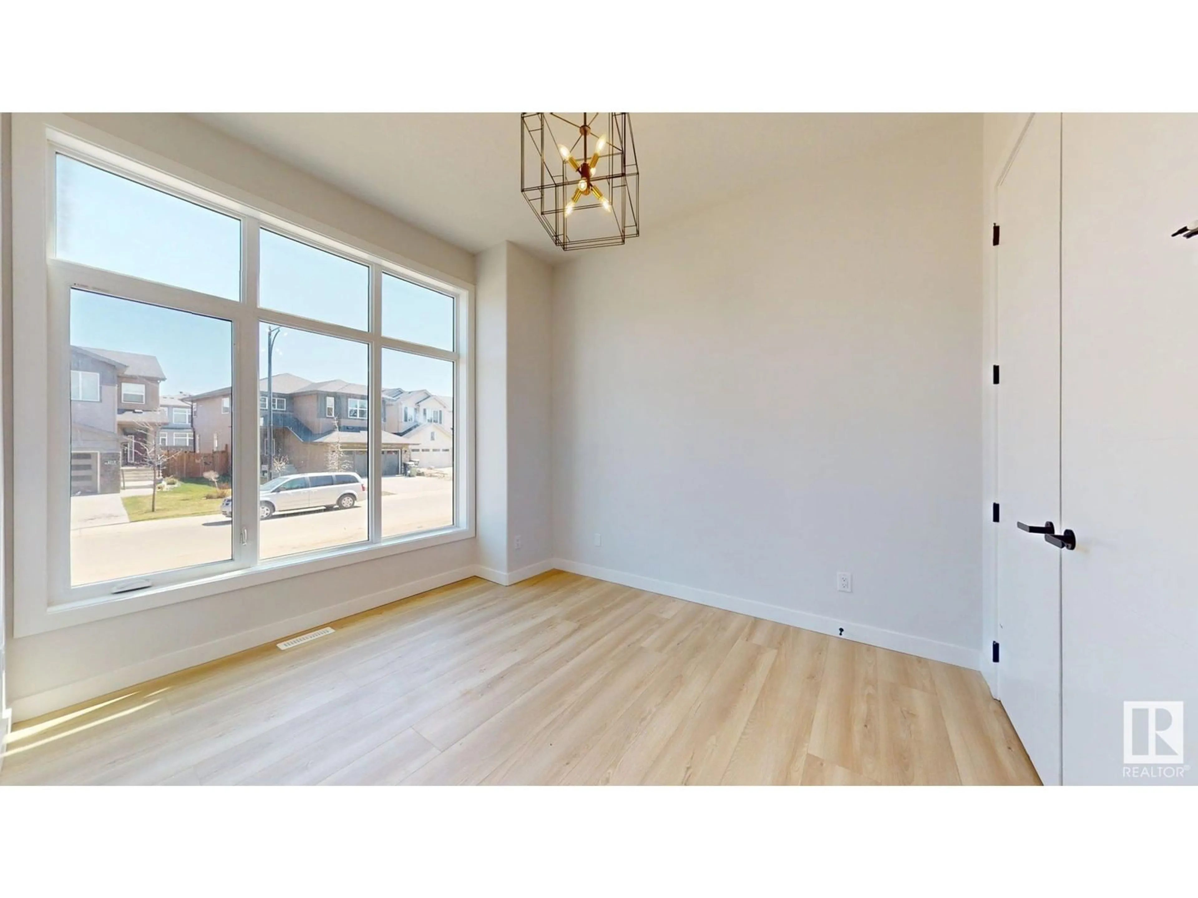 A pic of a room for 6724 CRAWFORD WY, Edmonton Alberta T6W1A6