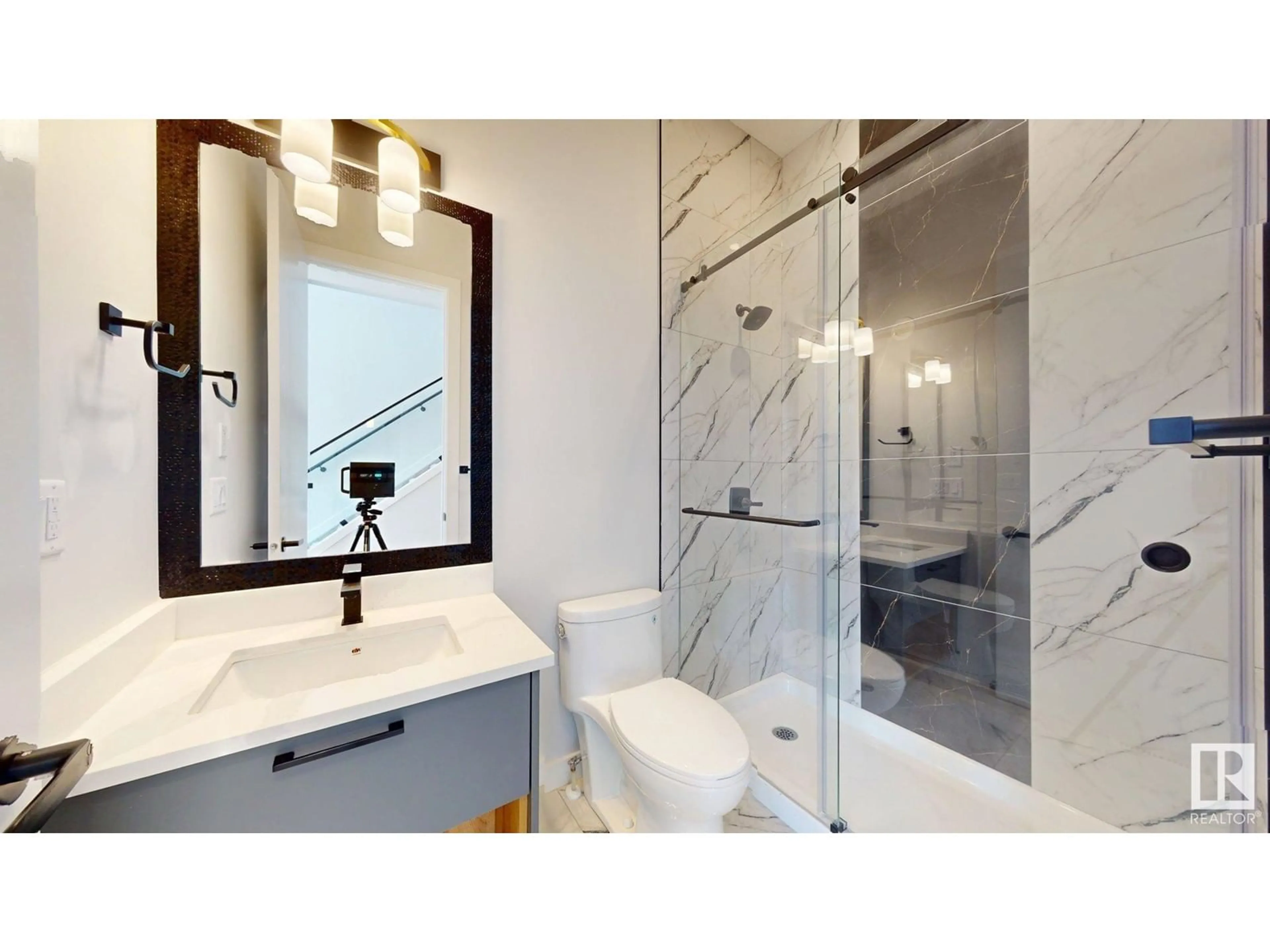 Contemporary bathroom, ceramic/tile floor for 6724 CRAWFORD WY, Edmonton Alberta T6W1A6