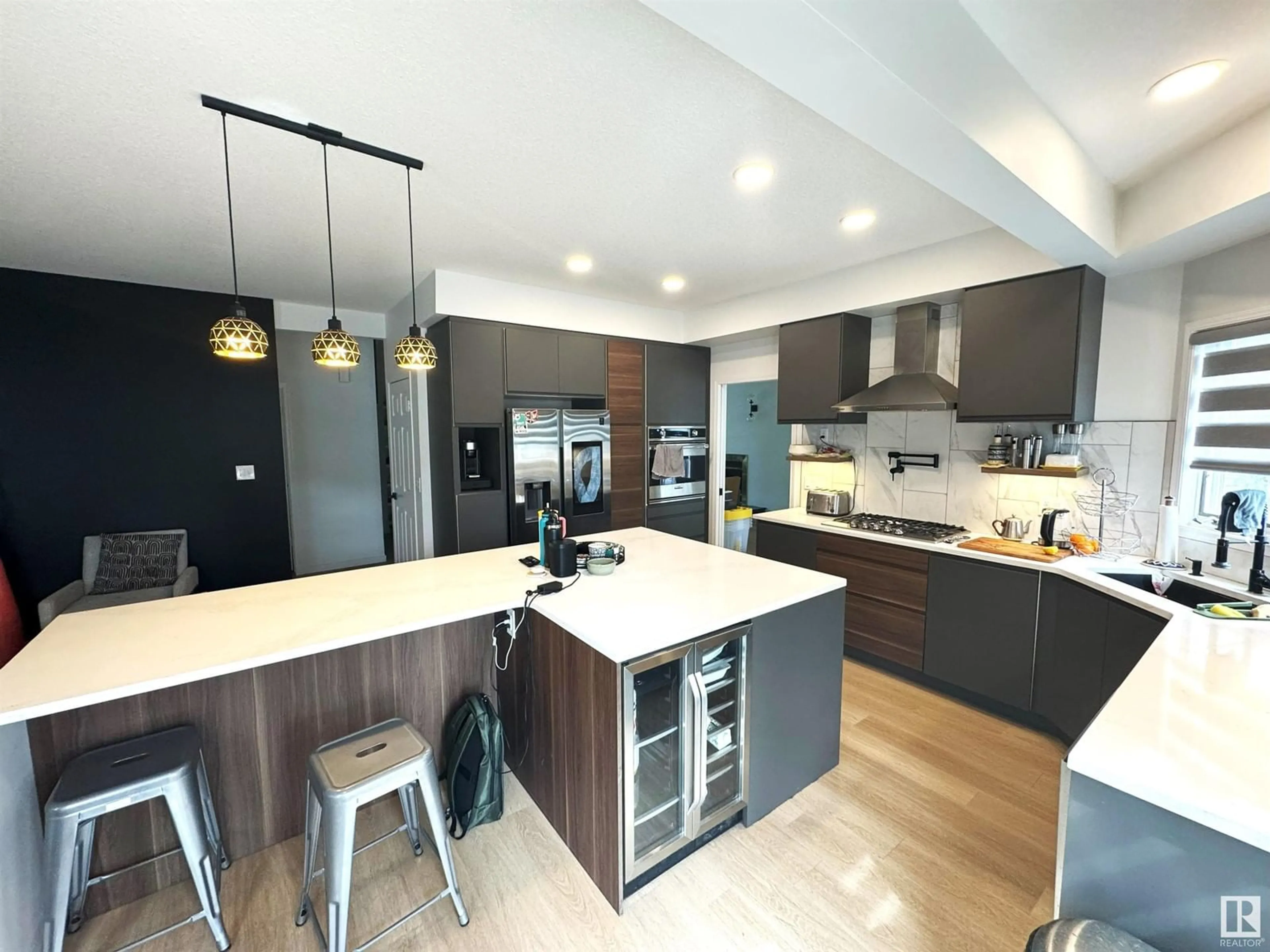 Contemporary kitchen, wood/laminate floor for 18827 51 AV, Edmonton Alberta T6M2K9