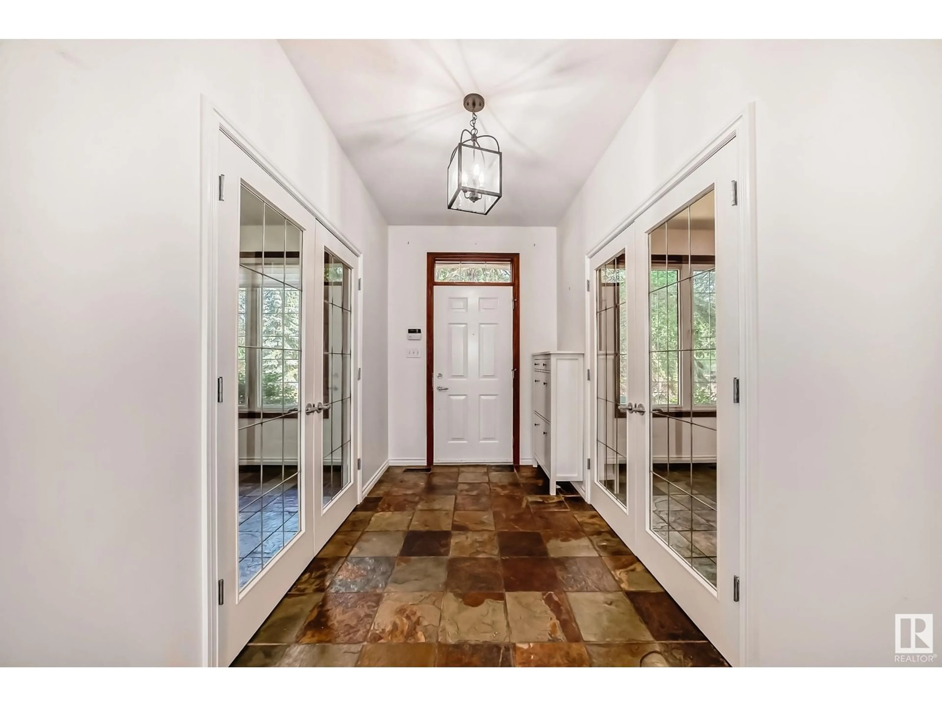 Indoor entryway for 11809 71A AV, Edmonton Alberta T6G2W5