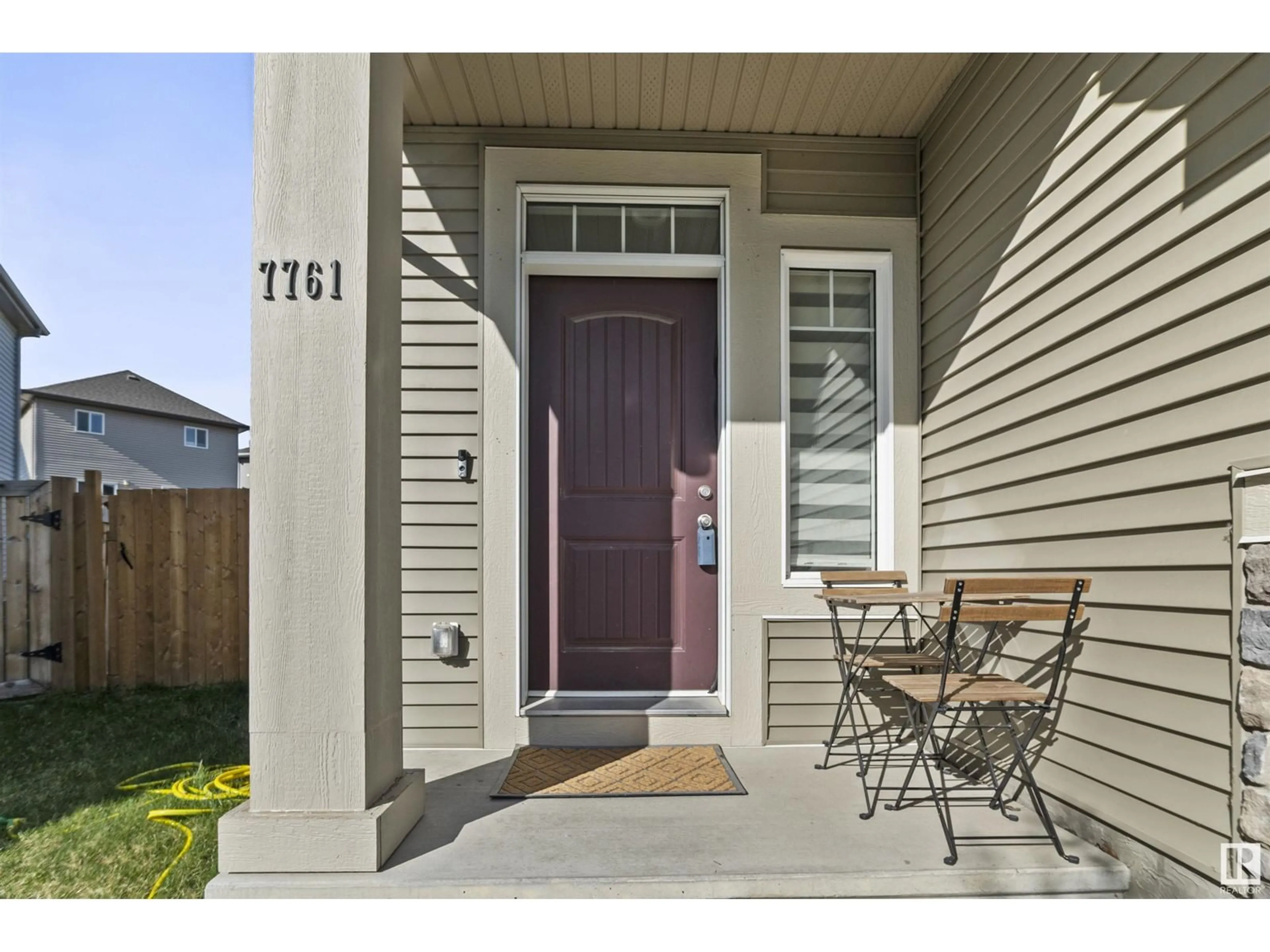Indoor entryway for 7761 EIFERT CR, Edmonton Alberta T6M0W1