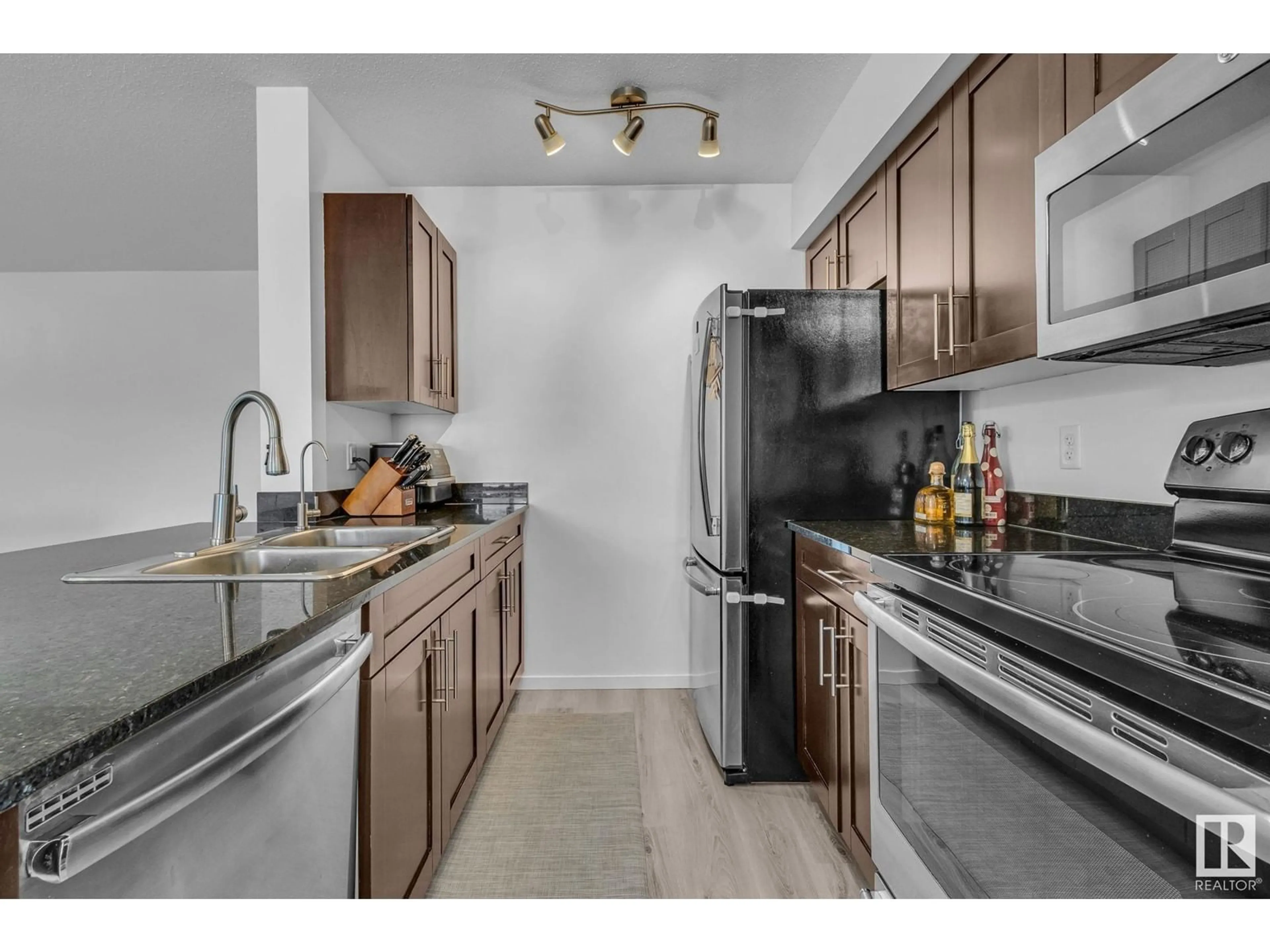 Standard kitchen, unknown for 302 12025 22 AVE SW, Edmonton Alberta T6W2Y1