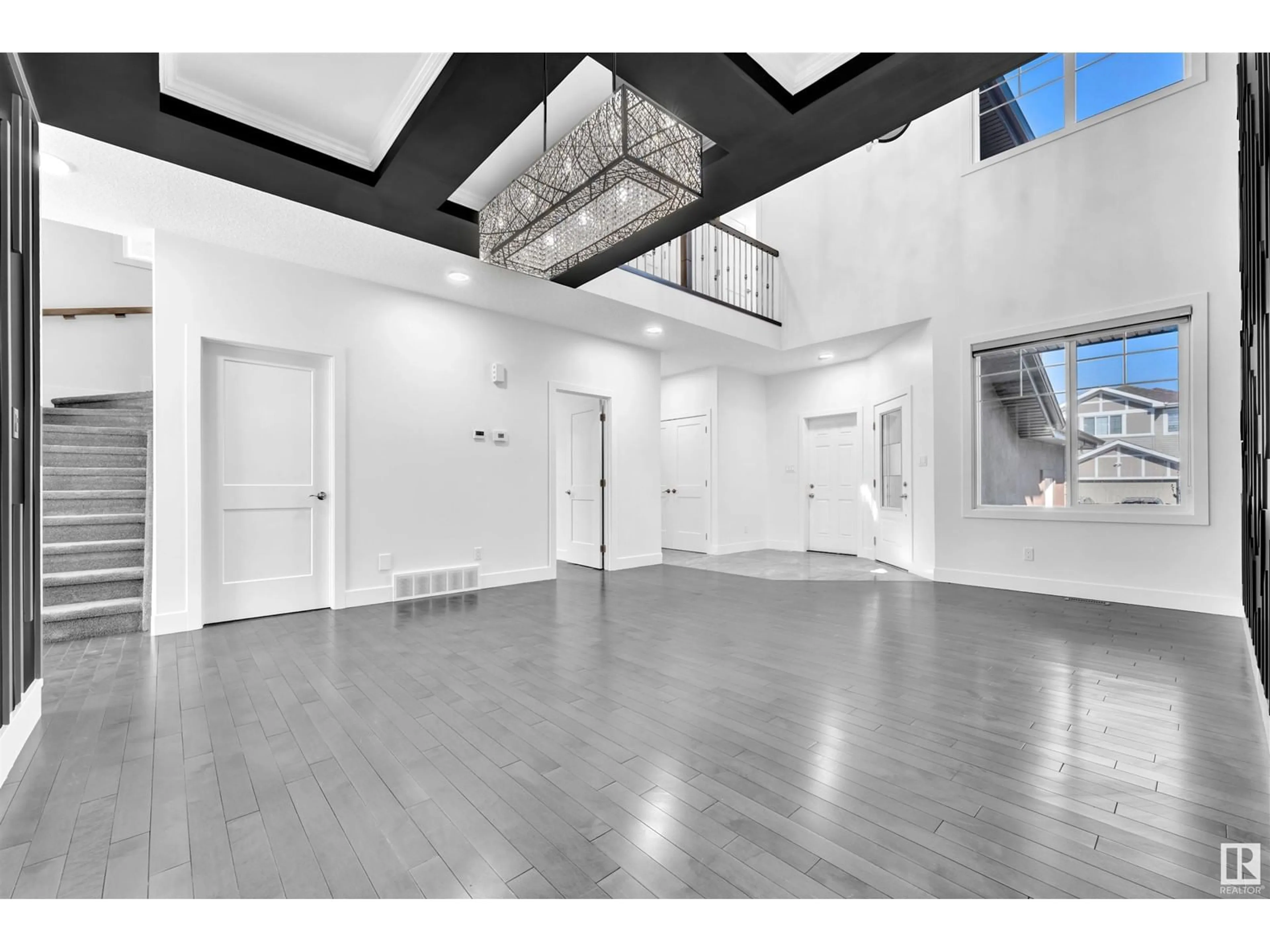 Indoor foyer for NW - 17208 60 ST, Edmonton Alberta T5Y3W3