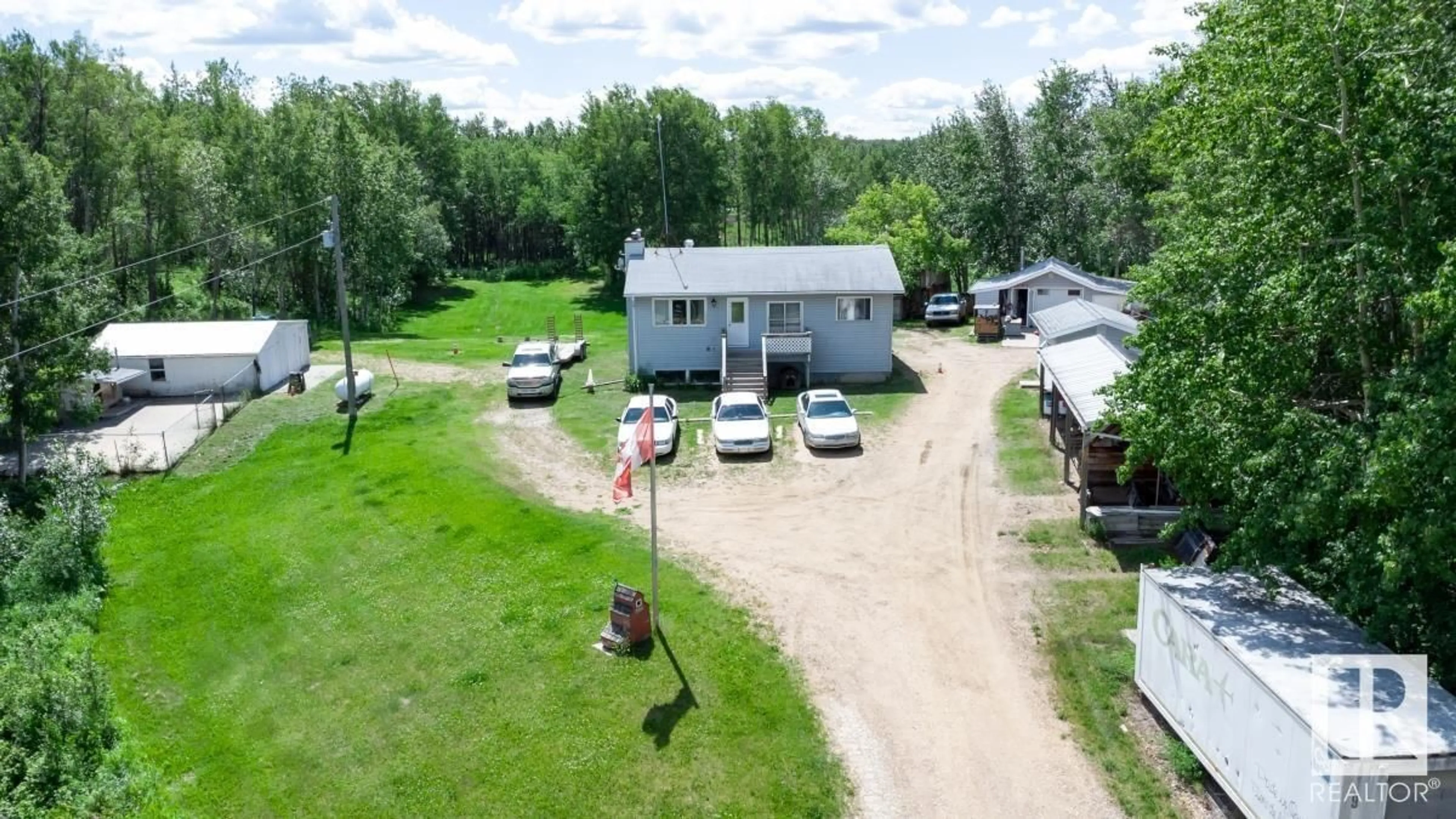 A pic from outside/outdoor area/front of a property/back of a property/a pic from drone, street for 50116 RANGE ROAD 202, Rural Beaver County Alberta T0B4J2
