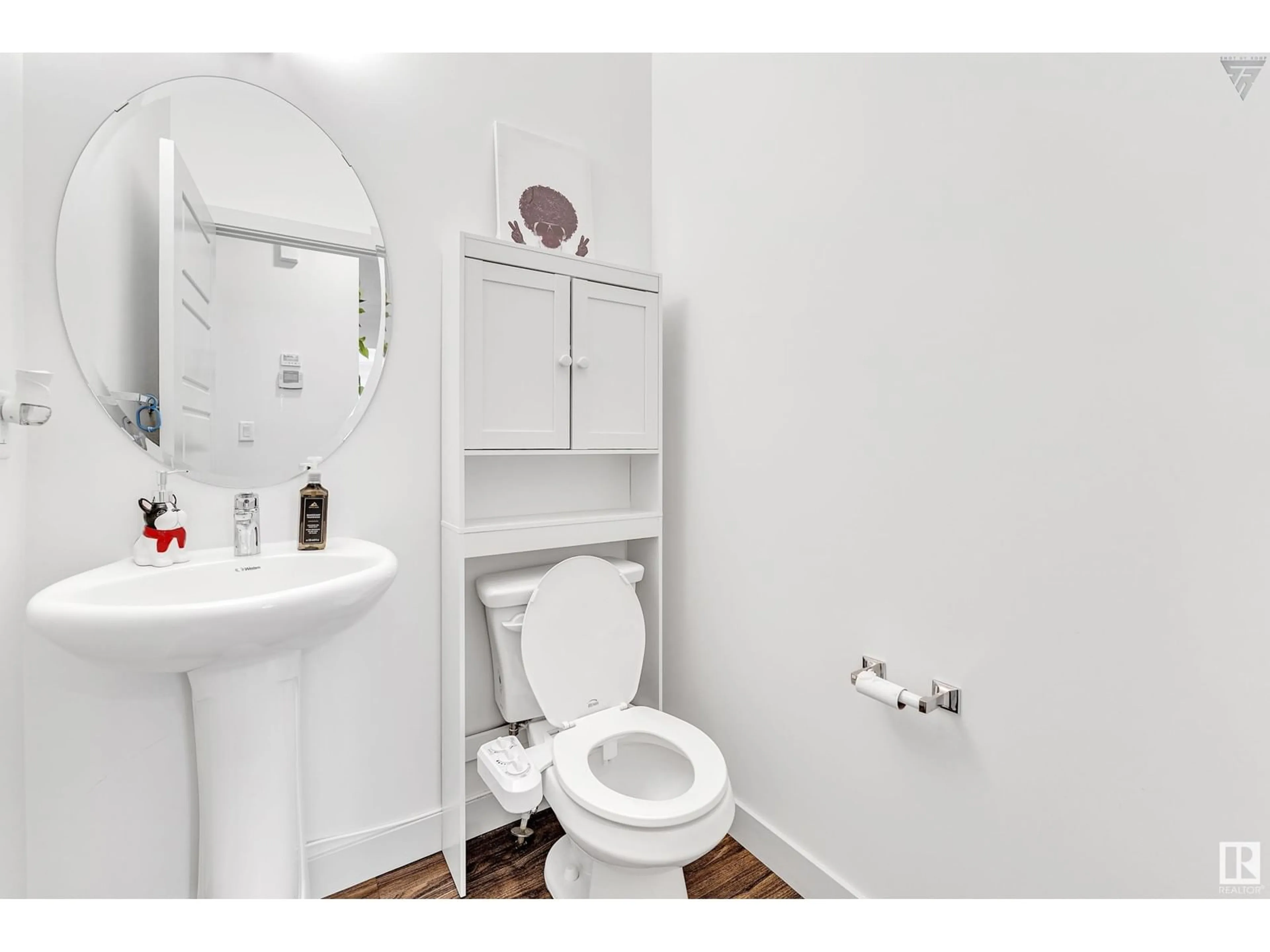 Standard bathroom, floor is not visible for 9505 PEAR CL, Edmonton Alberta T6X2N6
