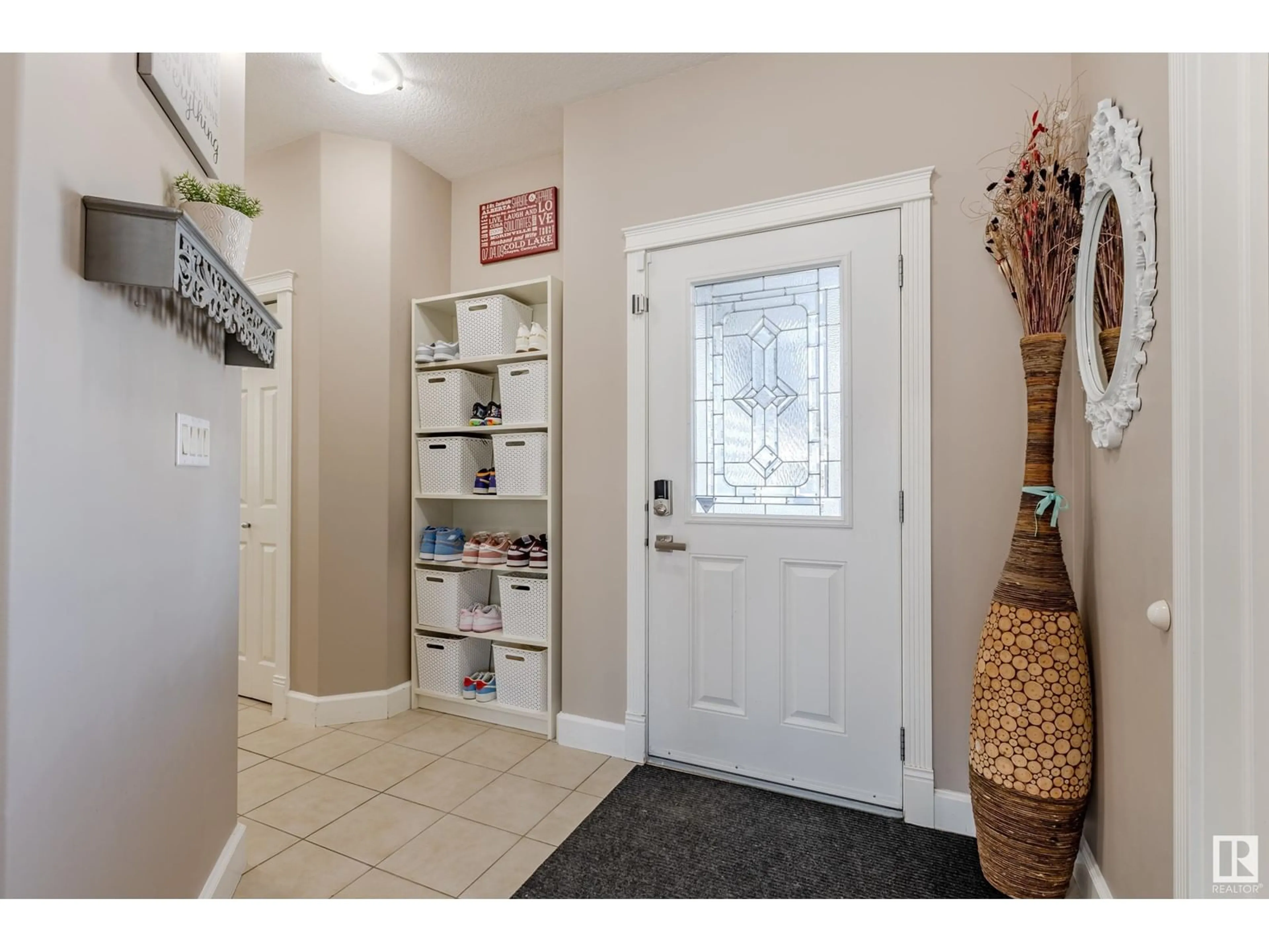 Indoor entryway for 7915 97 ST, Morinville Alberta T8R1W3
