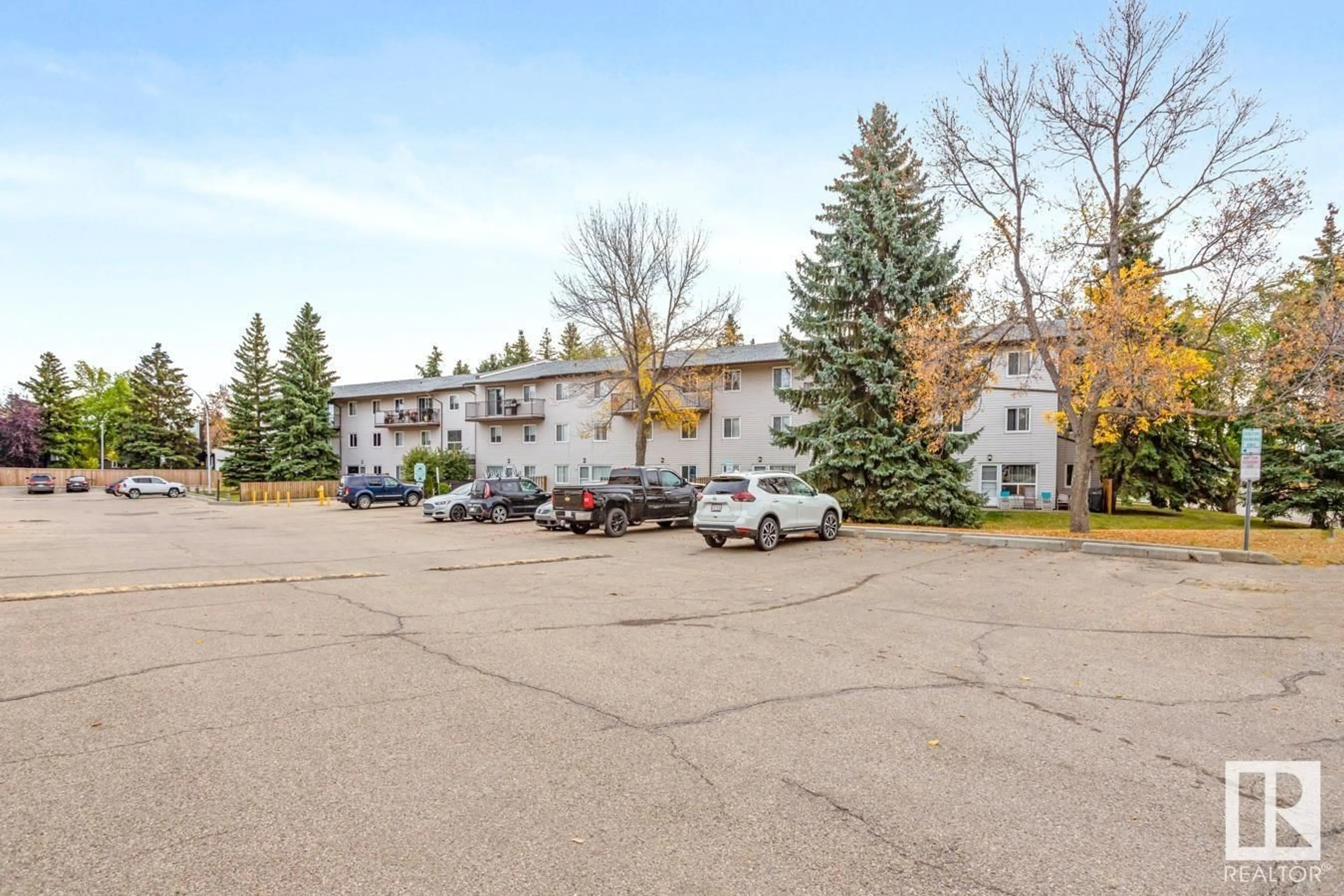 Patio, unknown for 237 - 210 WOODVALE RD, Edmonton Alberta T6L1E5