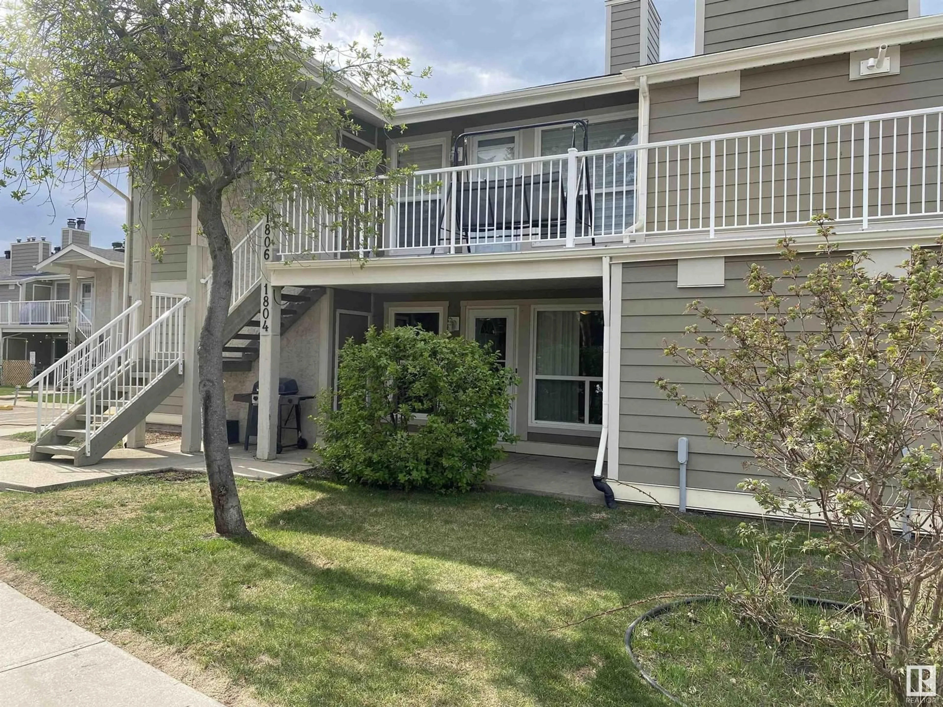 Patio, unknown for NW - 1804 111A ST, Edmonton Alberta T6J4T7
