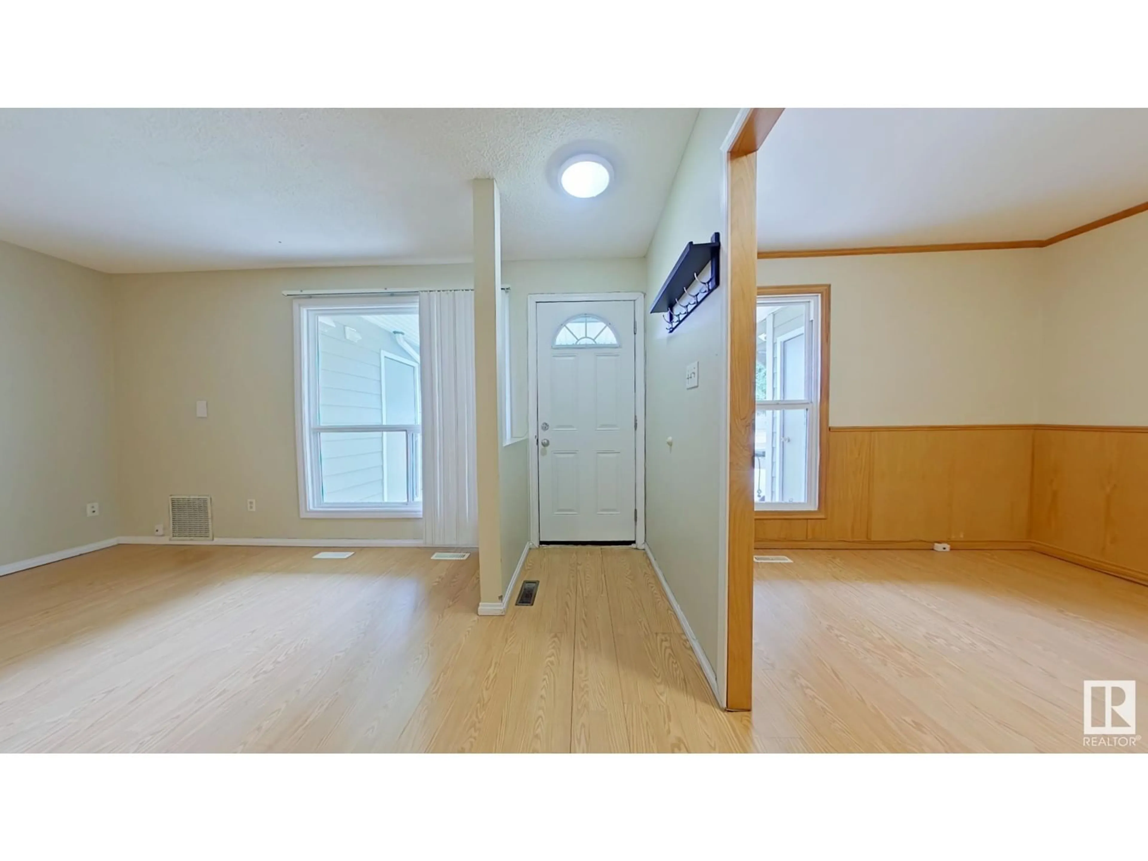 A pic of a room for NW - 1804 111A ST, Edmonton Alberta T6J4T7