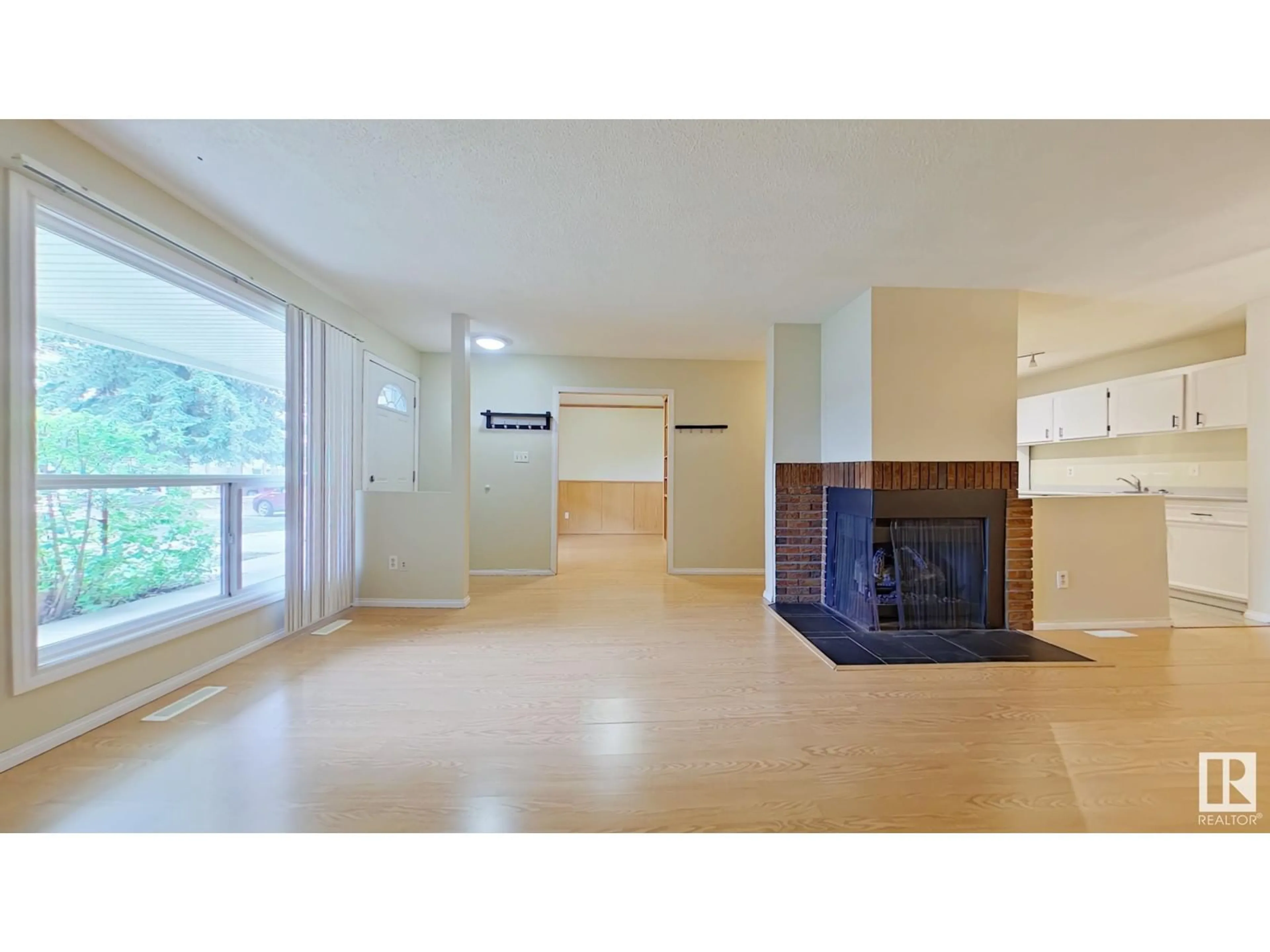 Unknown for NW - 1804 111A ST, Edmonton Alberta T6J4T7
