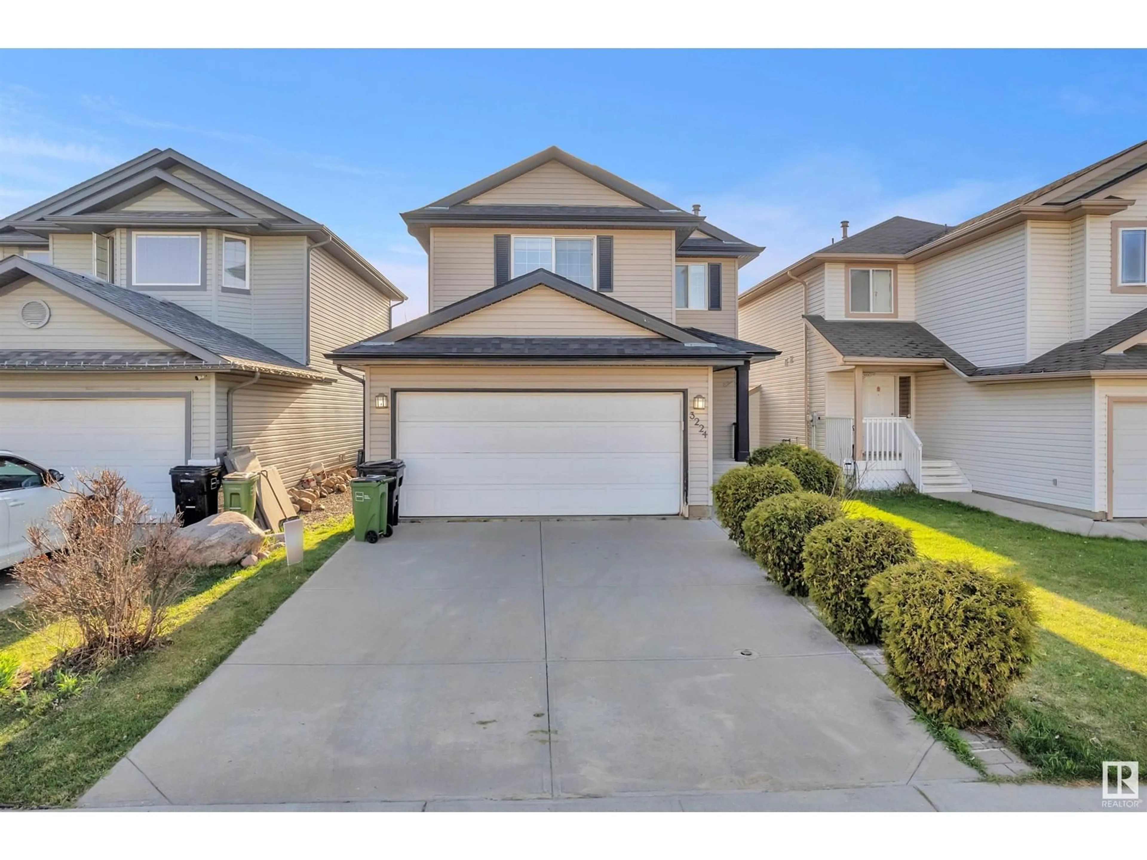 A pic from outside/outdoor area/front of a property/back of a property/a pic from drone, street for NW - 3224 22 ST, Edmonton Alberta T6T0A9