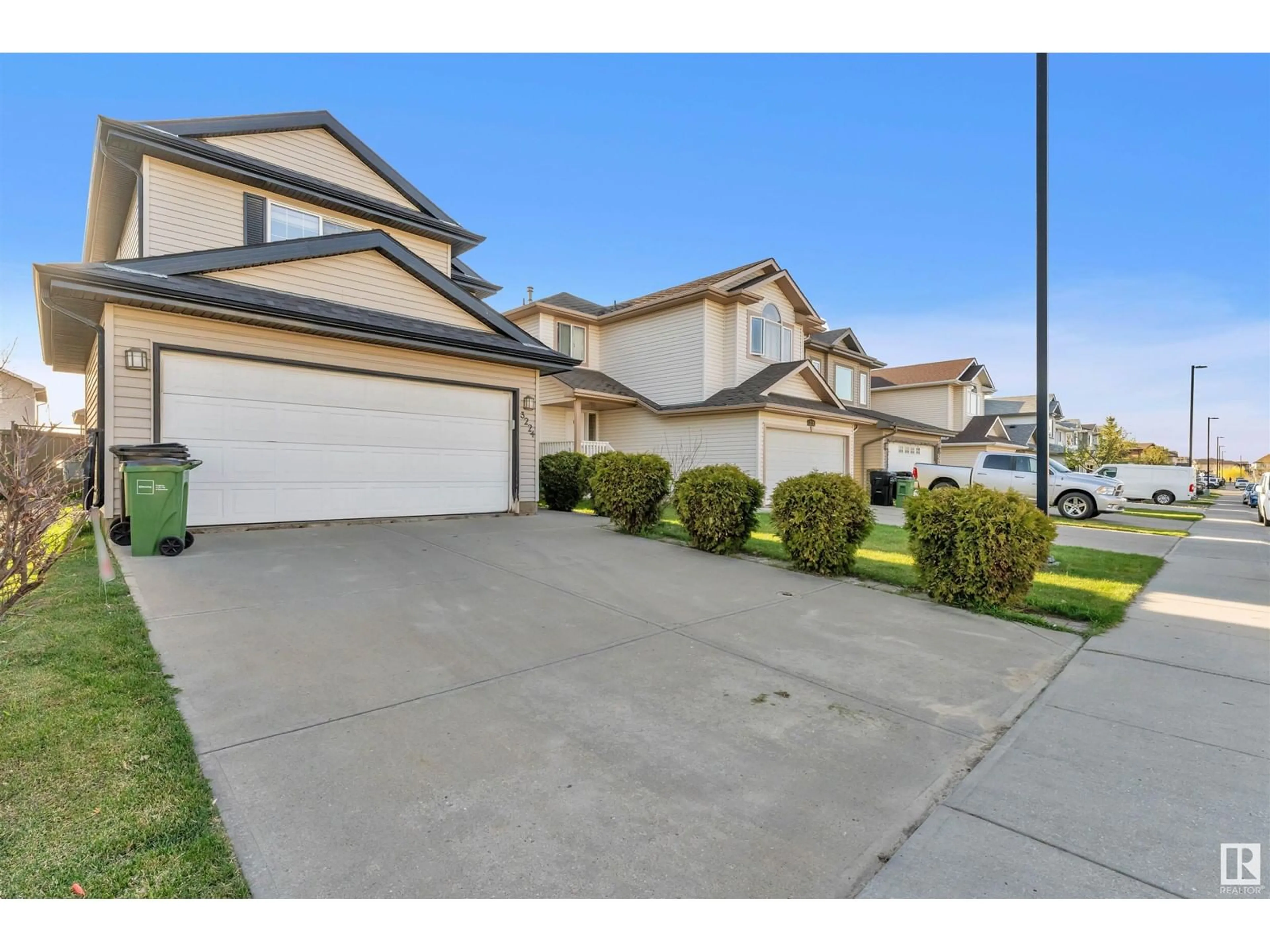 A pic from outside/outdoor area/front of a property/back of a property/a pic from drone, street for NW - 3224 22 ST, Edmonton Alberta T6T0A9