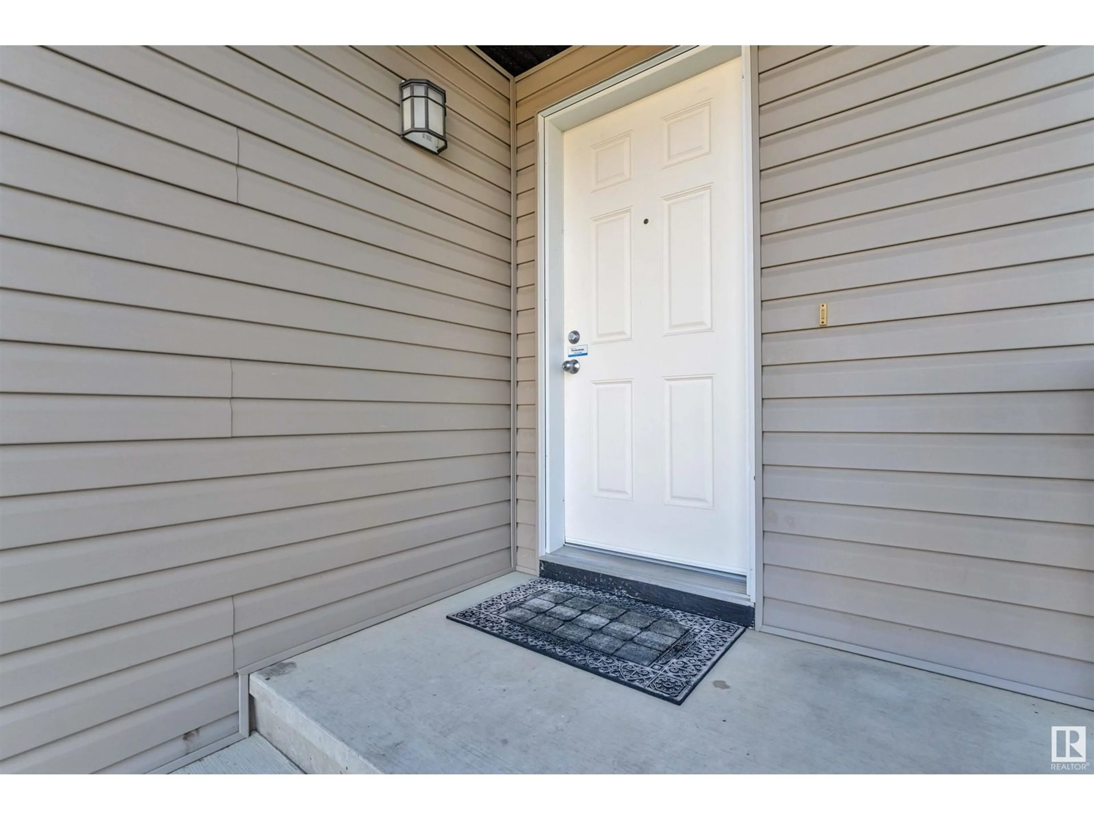 Indoor entryway for NW - 3224 22 ST, Edmonton Alberta T6T0A9