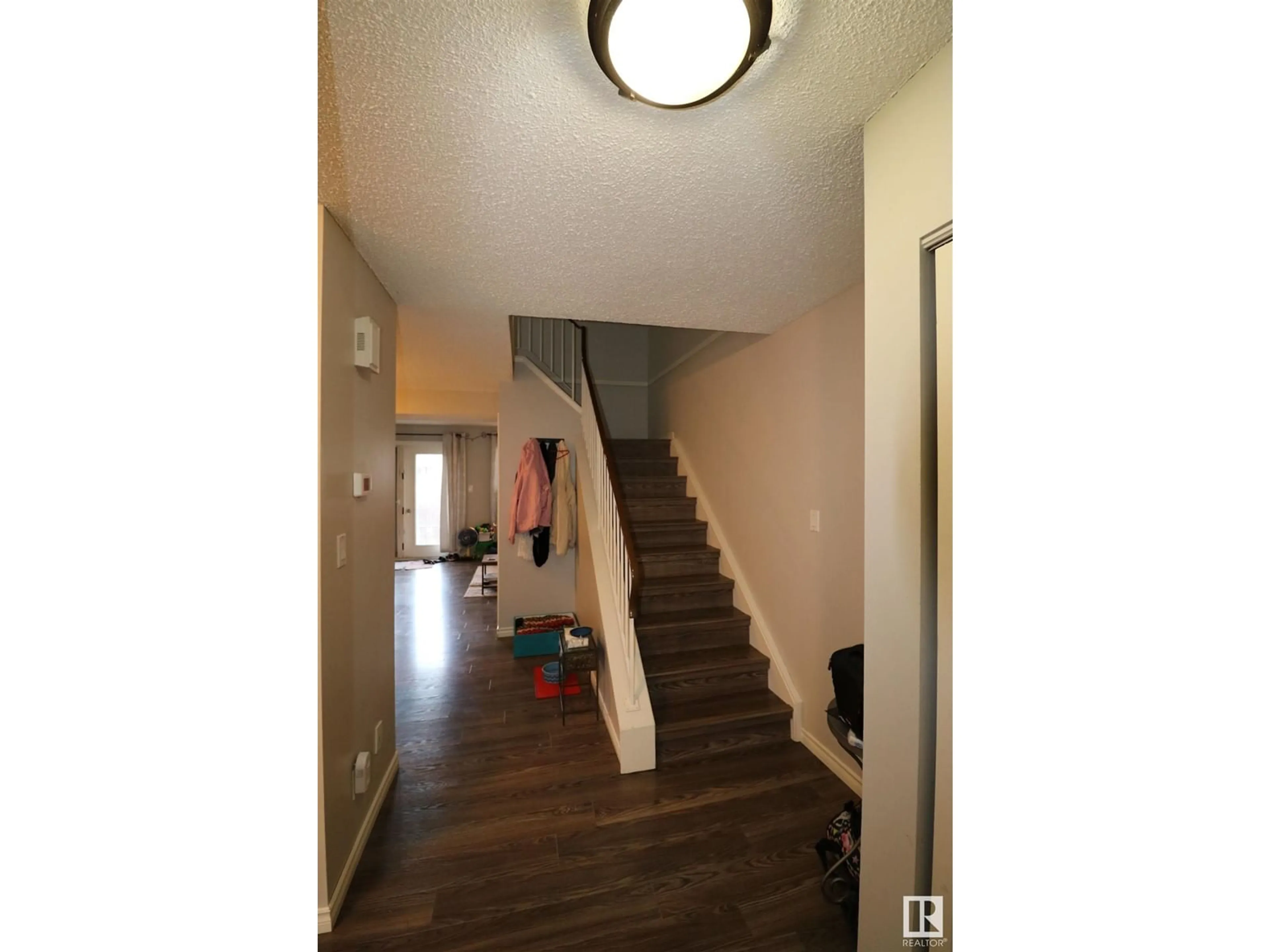 Unknown for 2119 141 AV, Edmonton Alberta T5Y1C4