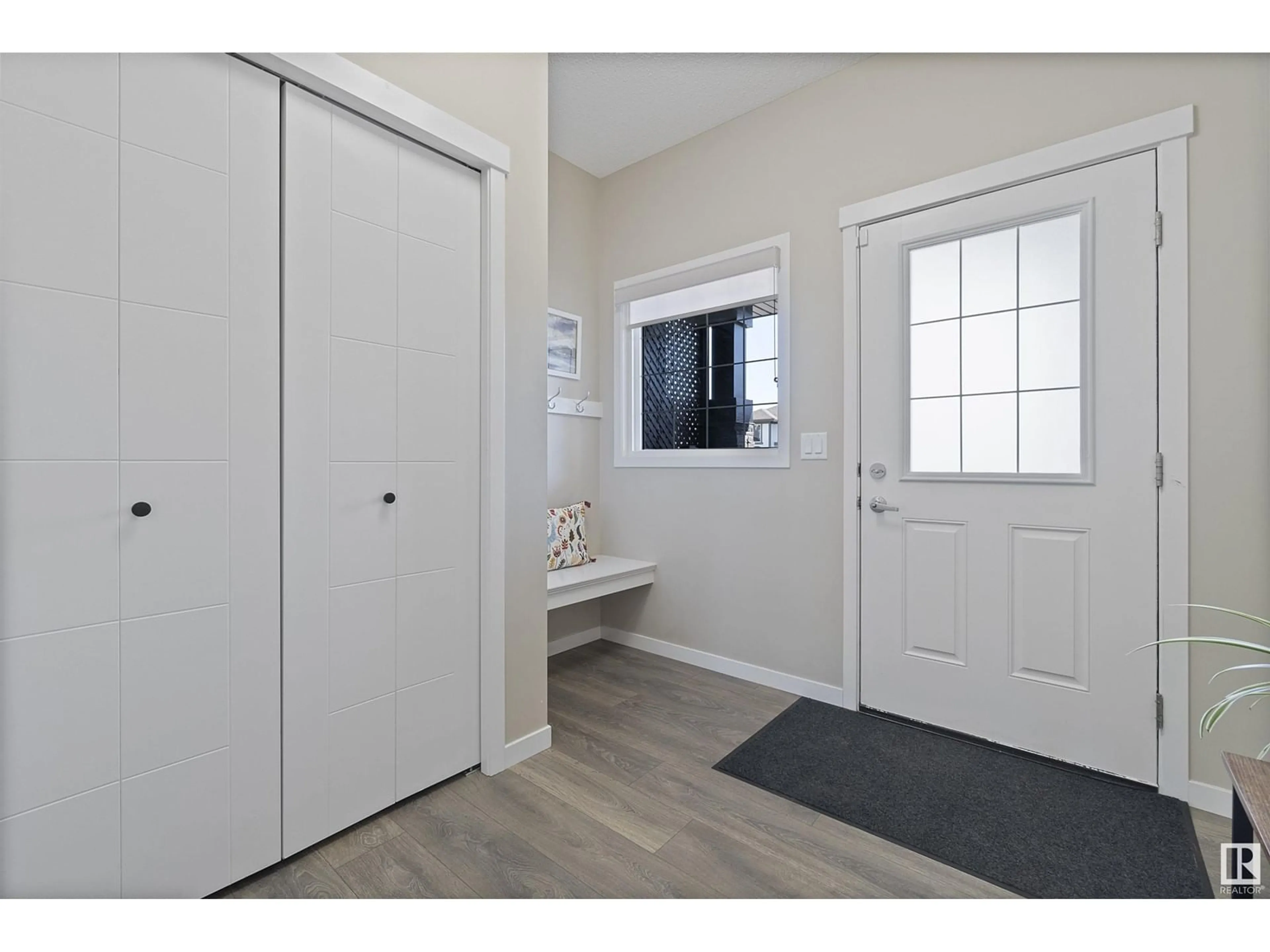 Indoor entryway for SW - 4433 ANNETT CM, Edmonton Alberta T6W2V9
