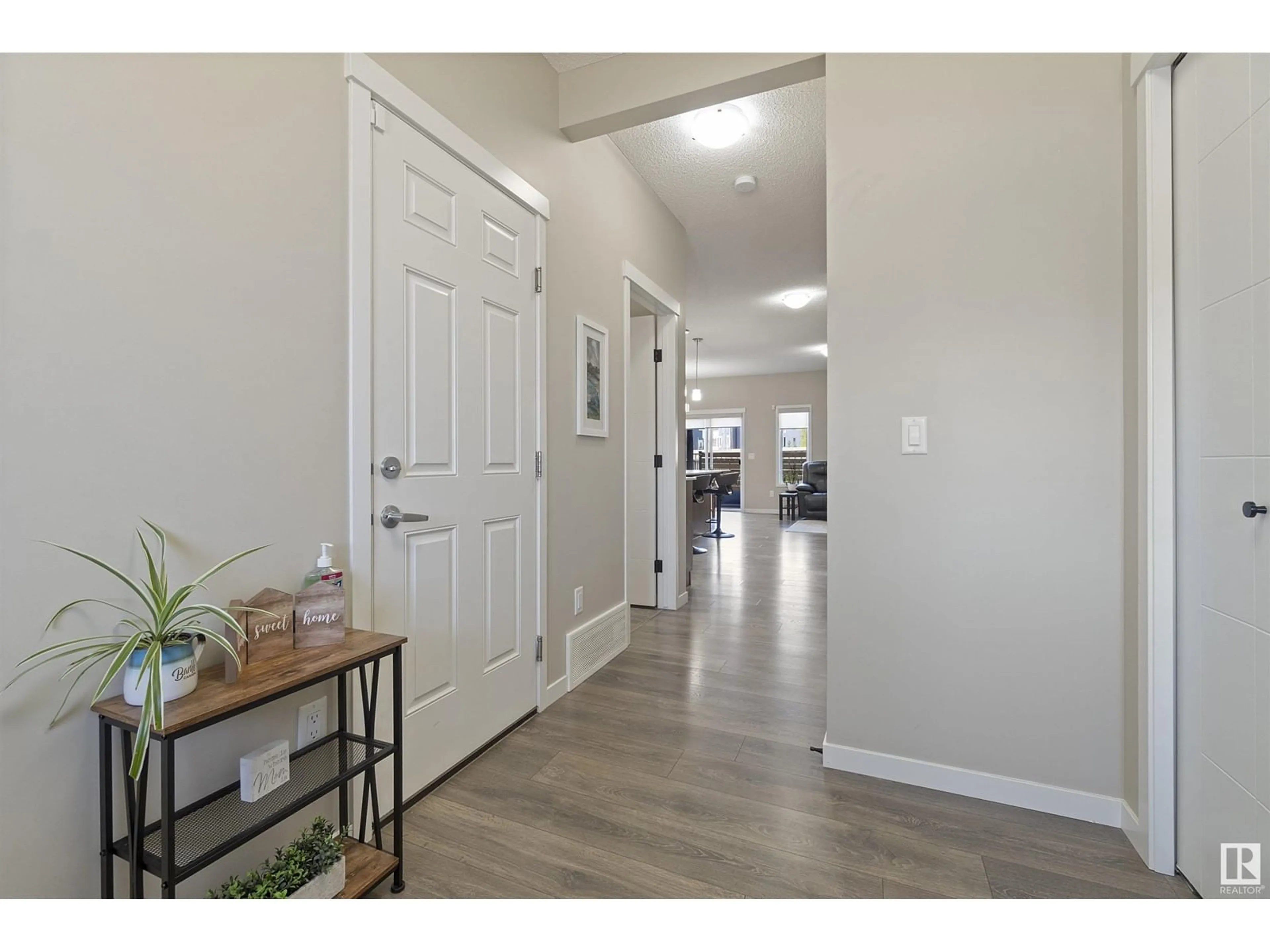 Indoor entryway for SW - 4433 ANNETT CM, Edmonton Alberta T6W2V9
