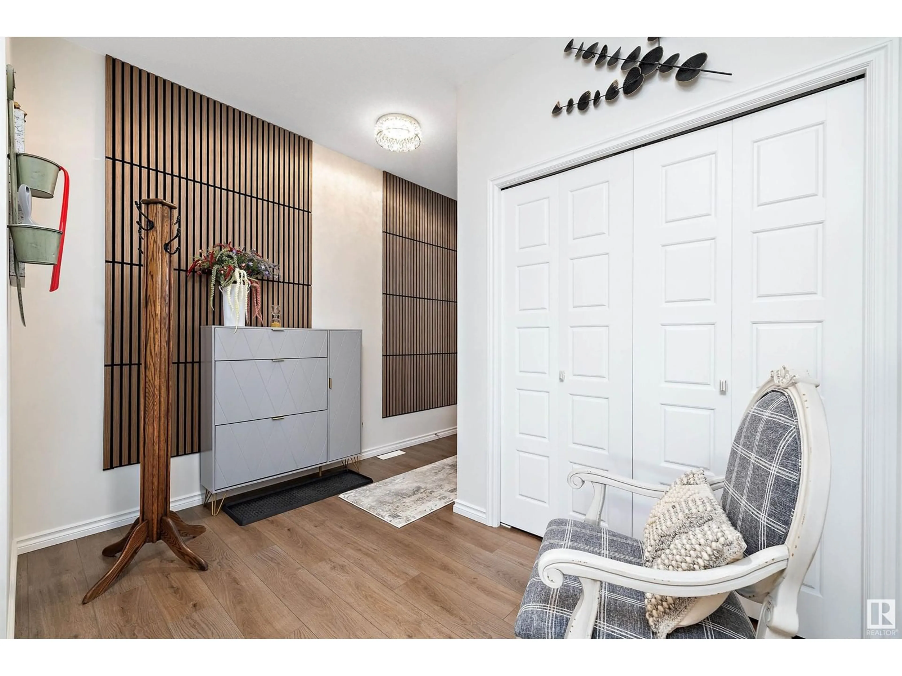 Indoor entryway for NW - 20023 26 AV, Edmonton Alberta T6M1K3