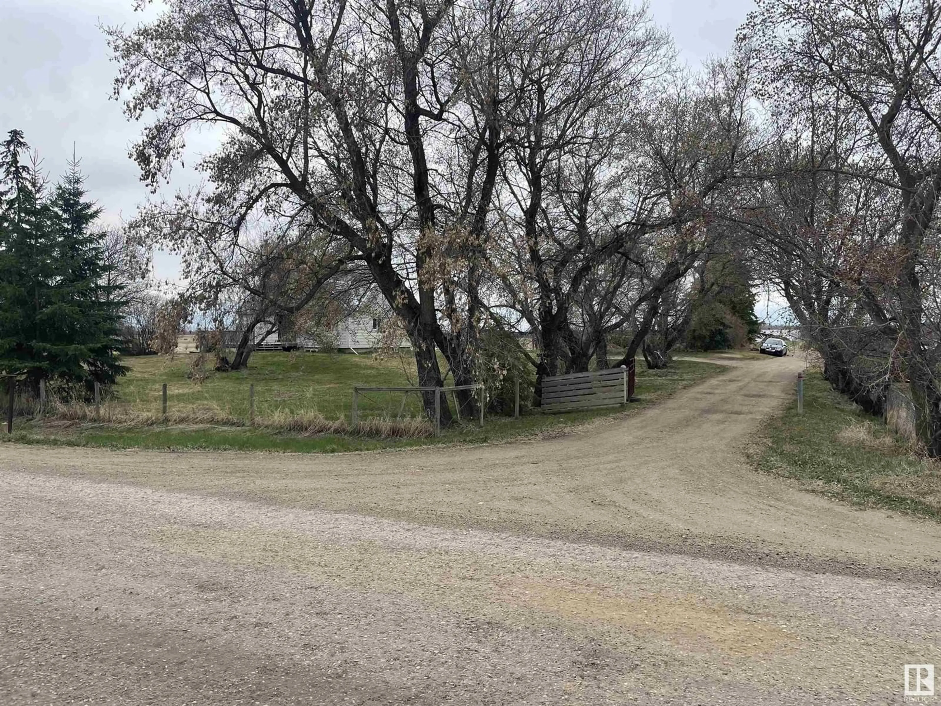 A pic from outside/outdoor area/front of a property/back of a property/a pic from drone, street for 52024 RGE ROAD 265, Rural Parkland County Alberta T7X3L7