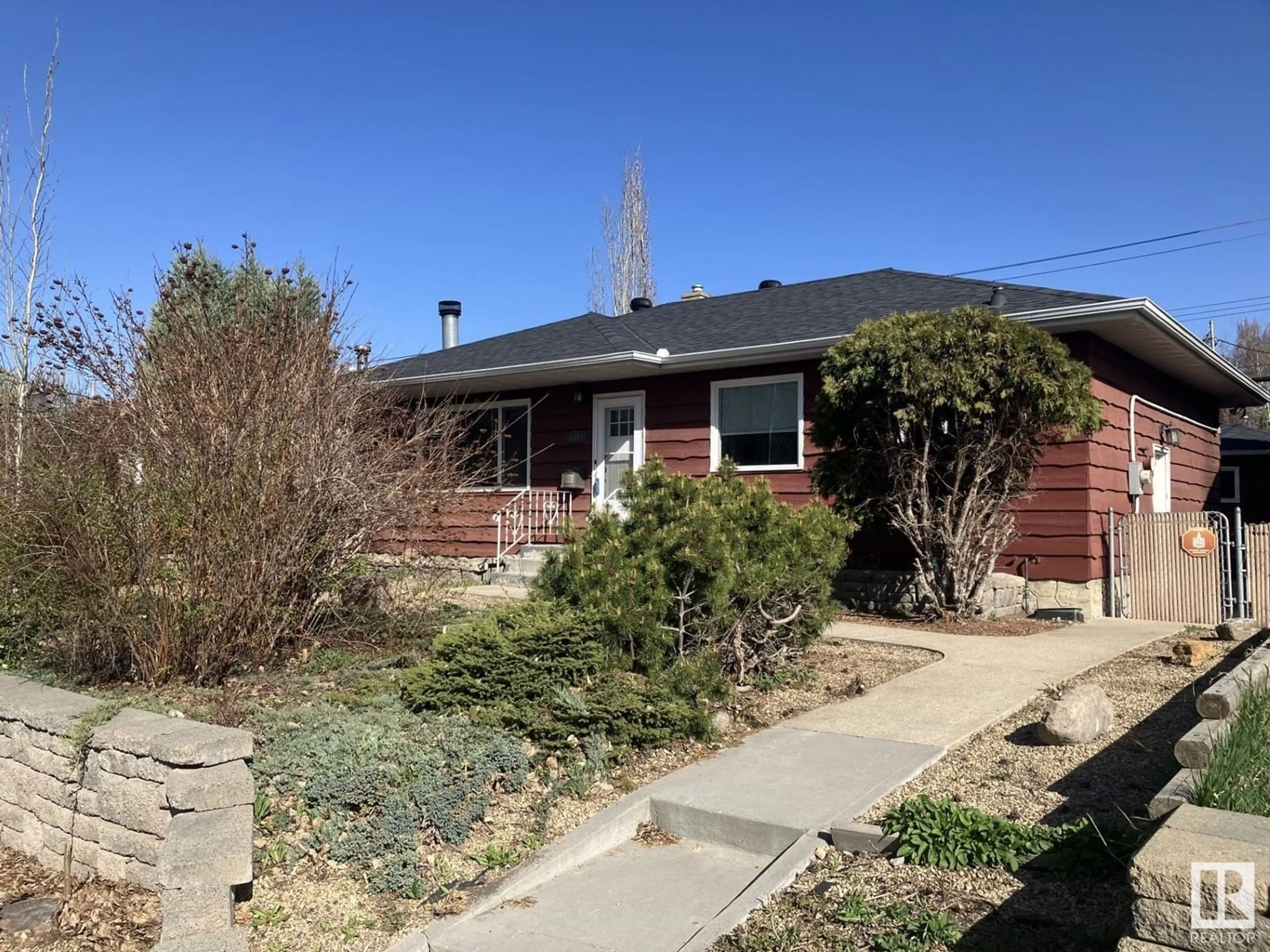A pic from outside/outdoor area/front of a property/back of a property/a pic from drone, street for 6004 106 AVENUE, Edmonton Alberta T6A1G5