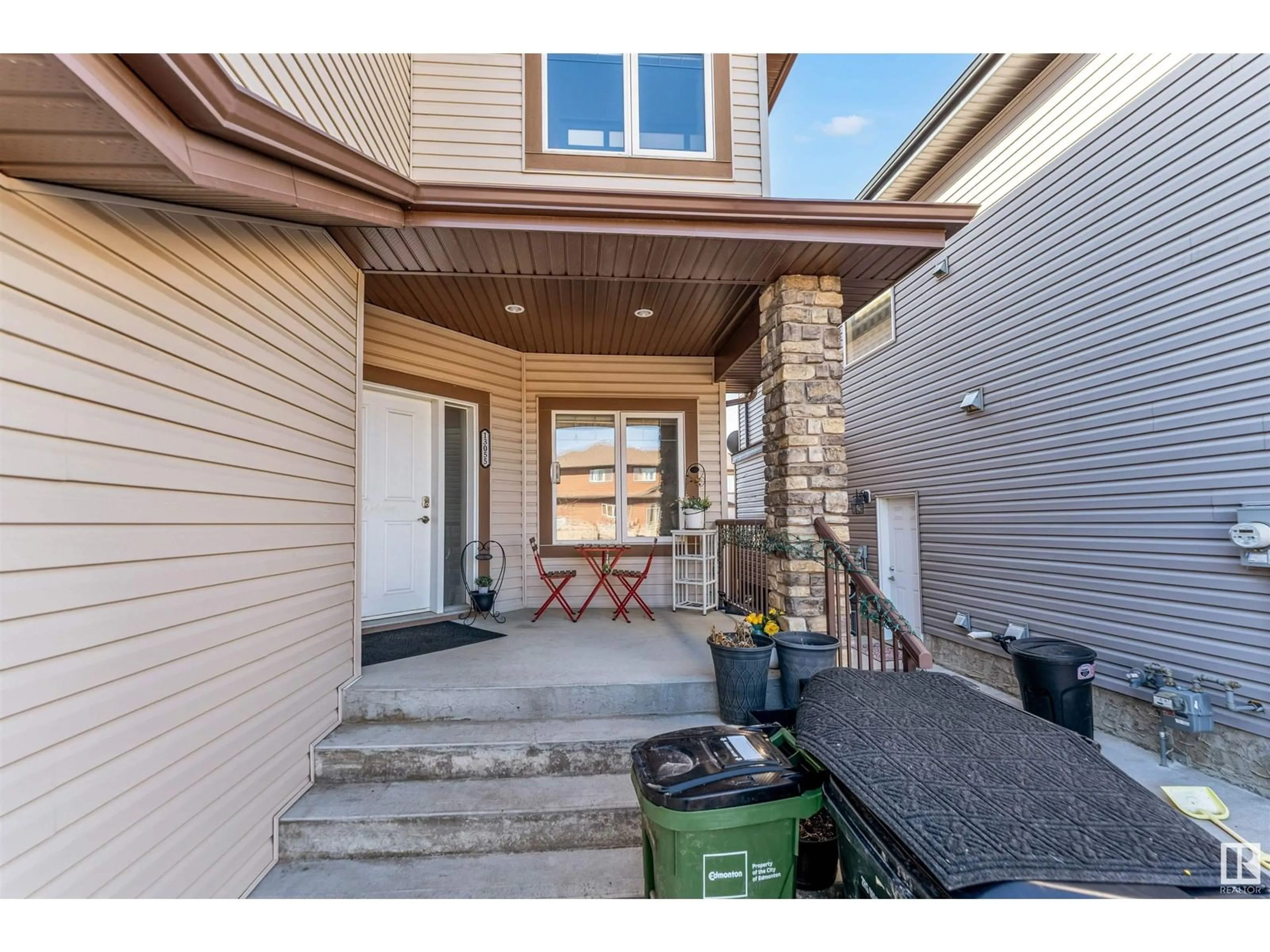 Indoor entryway for NW - 13055 165 AV, Edmonton Alberta T6V0G1