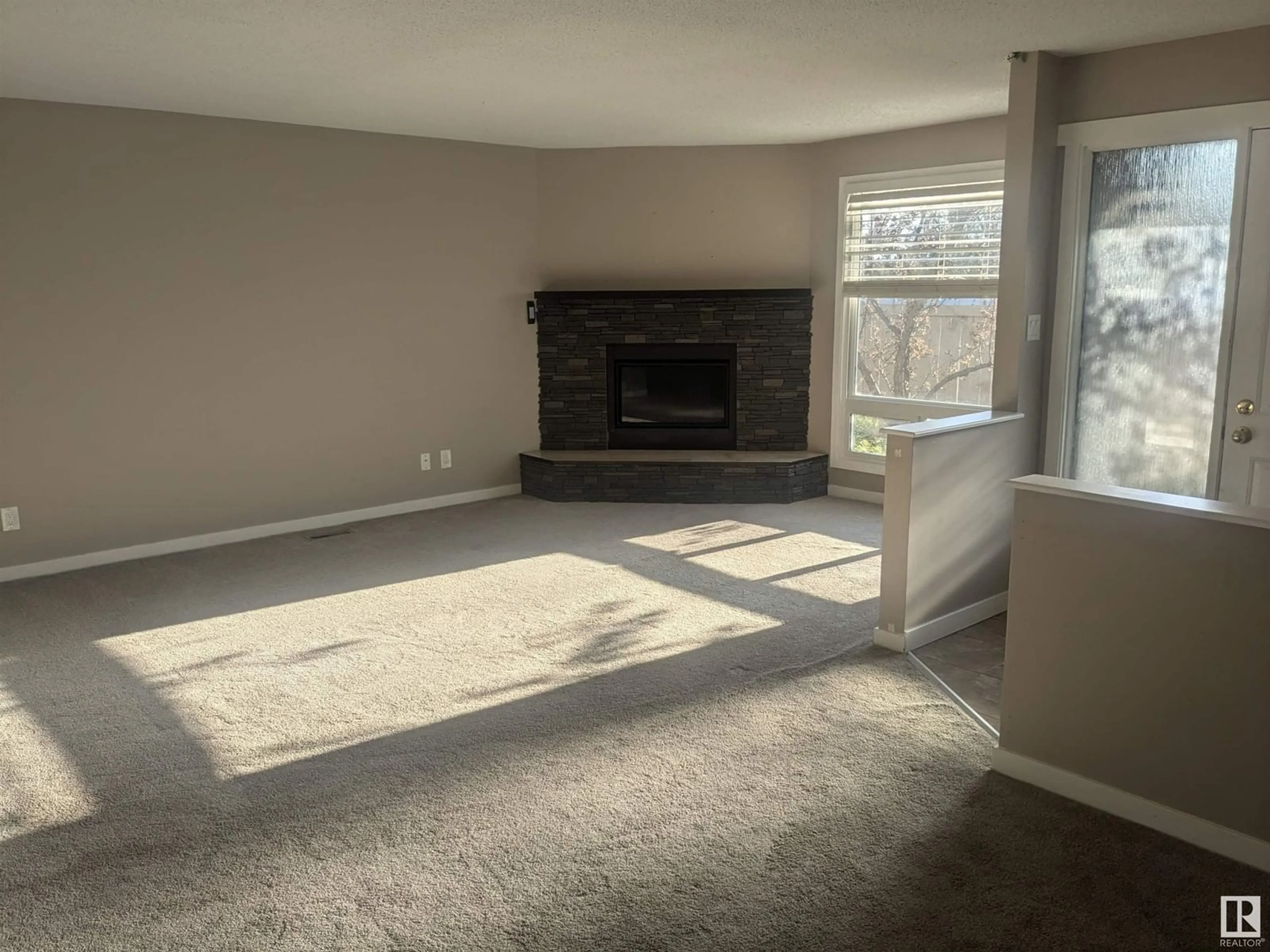 A pic of a room for 3257 119 ST, Edmonton Alberta T6J5K7