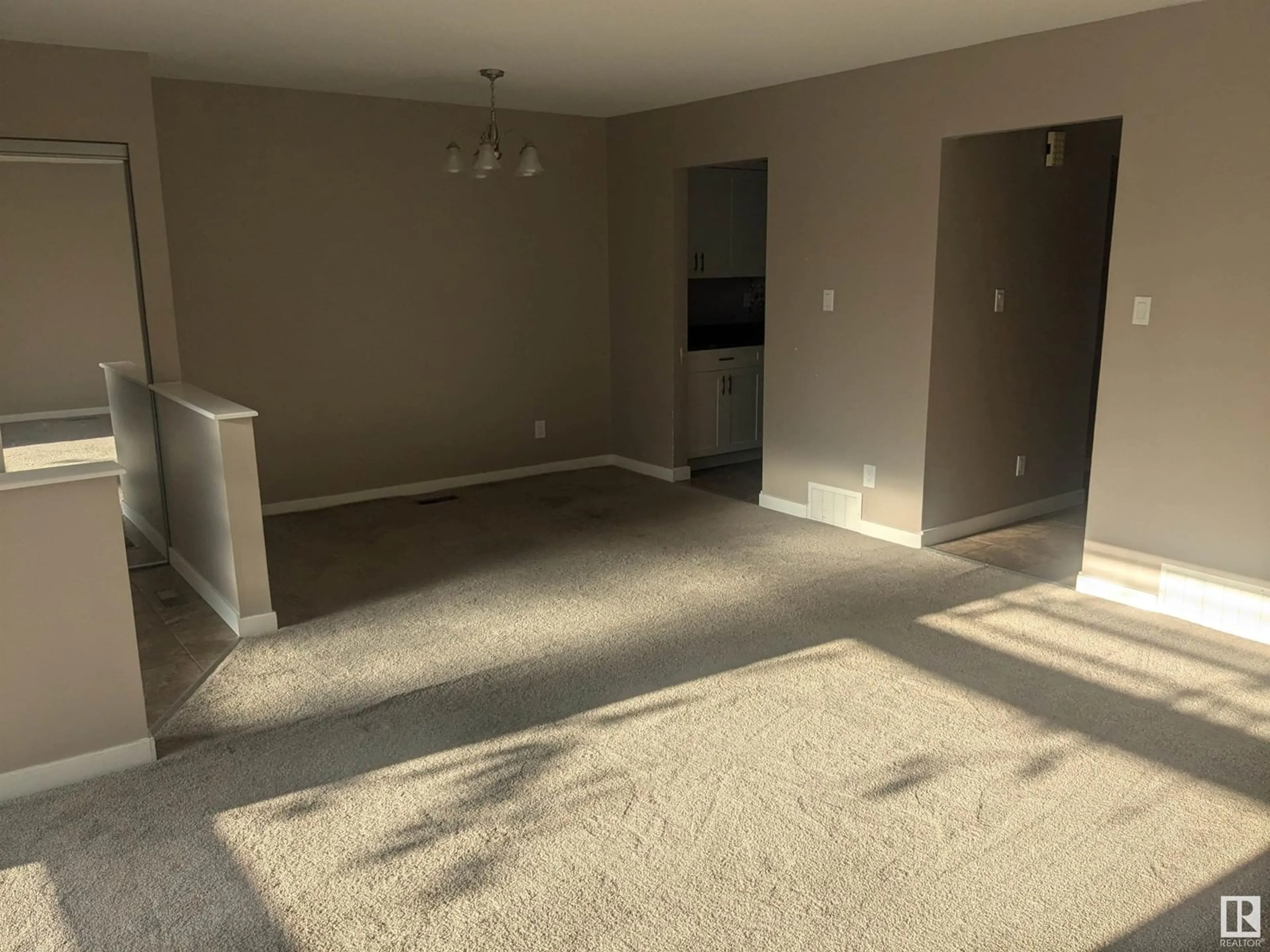 A pic of a room for 3257 119 ST, Edmonton Alberta T6J5K7