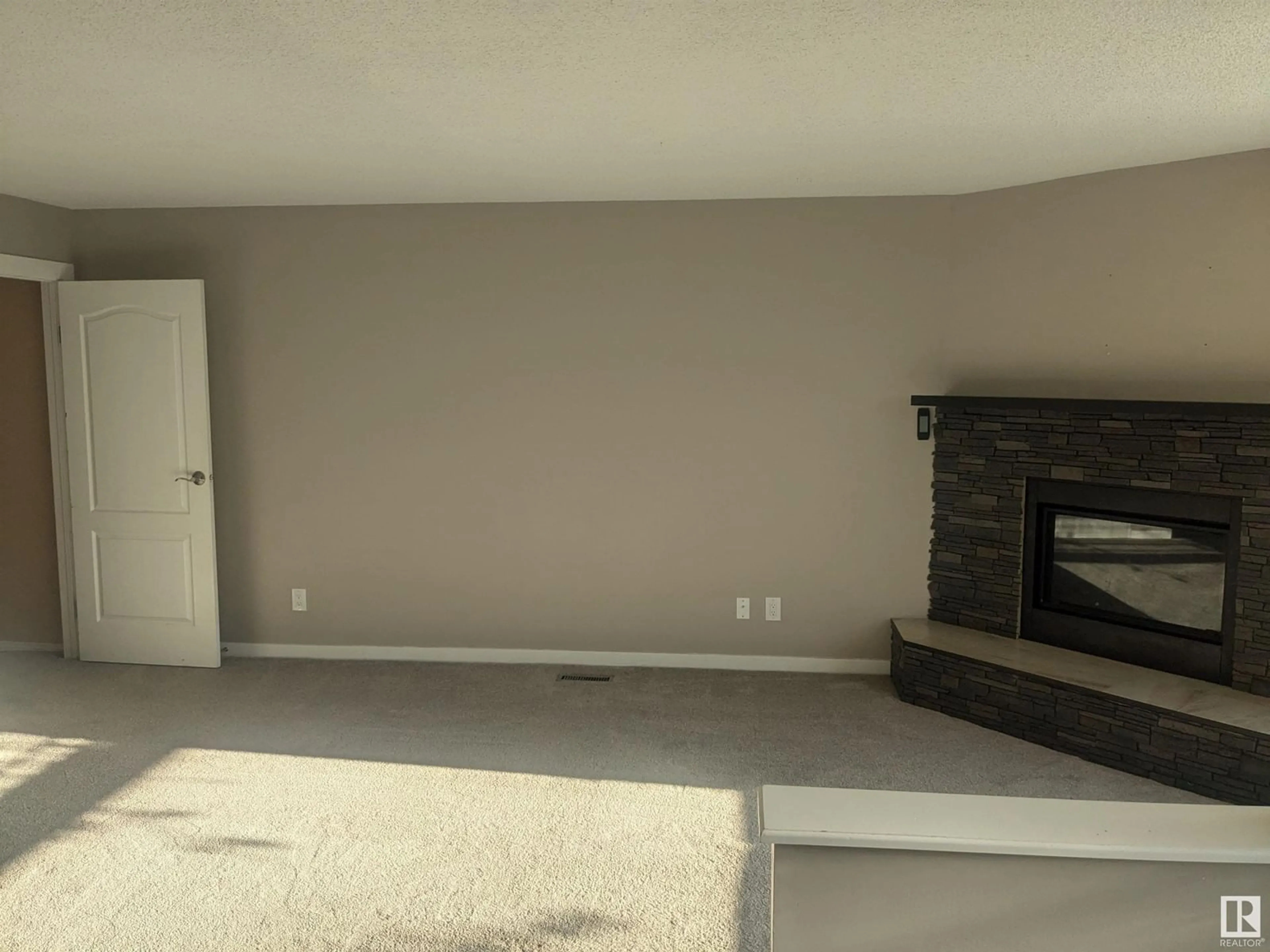 A pic of a room for 3257 119 ST, Edmonton Alberta T6J5K7