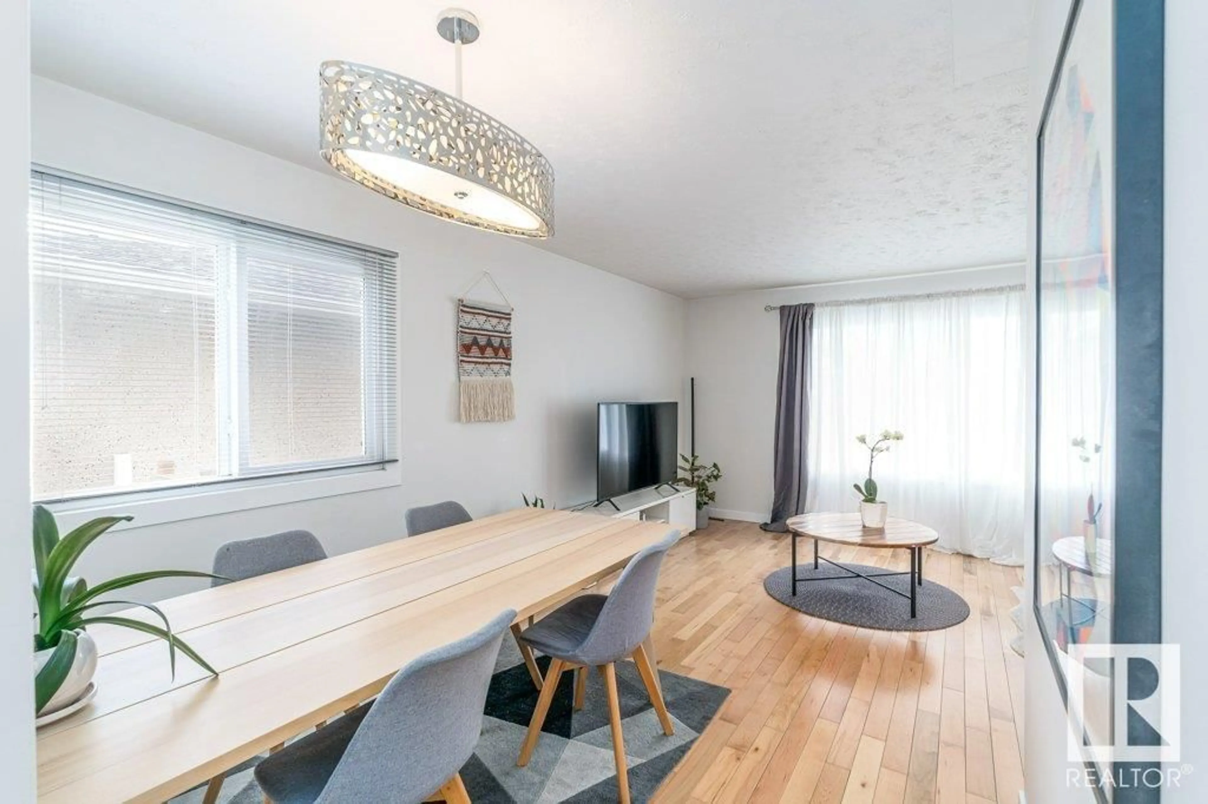 Dining room, wood/laminate floor for NW - 13424 82 ST, Edmonton Alberta T5E2V2
