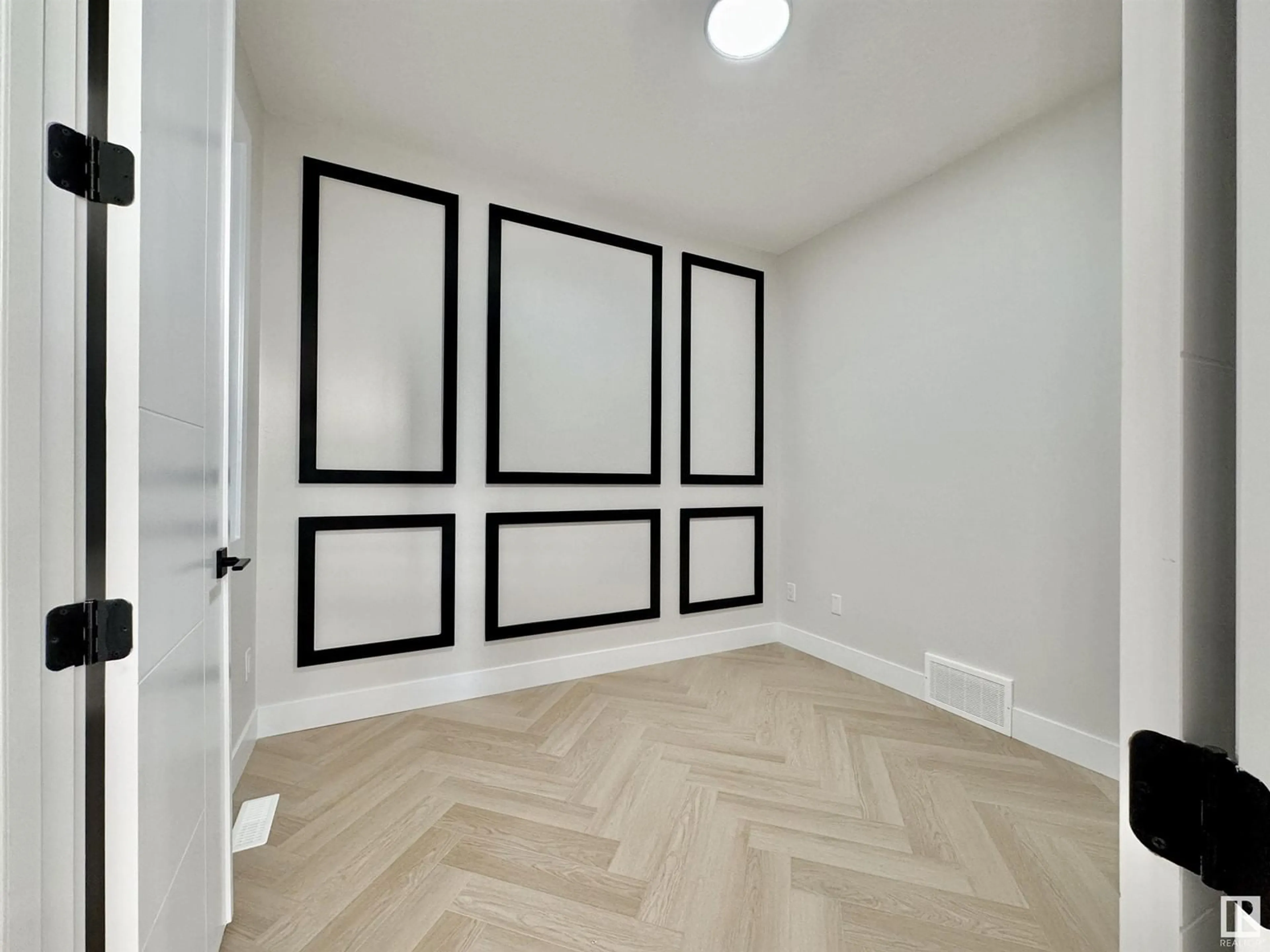 A pic of a room for SW - 7214 KIVIAQ LI, Edmonton Alberta T6W5R3