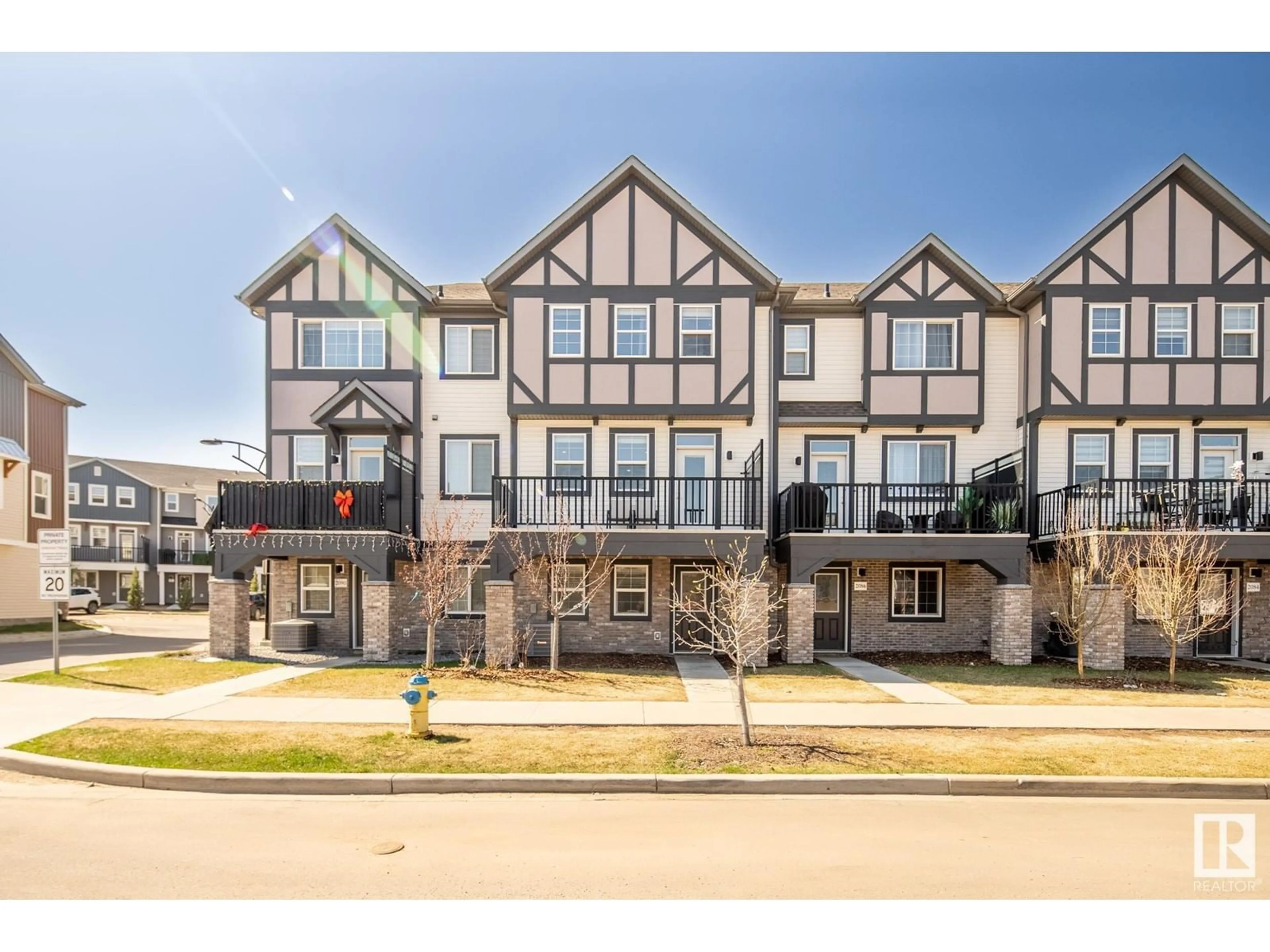 A pic from outside/outdoor area/front of a property/back of a property/a pic from drone, unknown for 2088 WONNACOTT WY, Edmonton Alberta T6X2V7