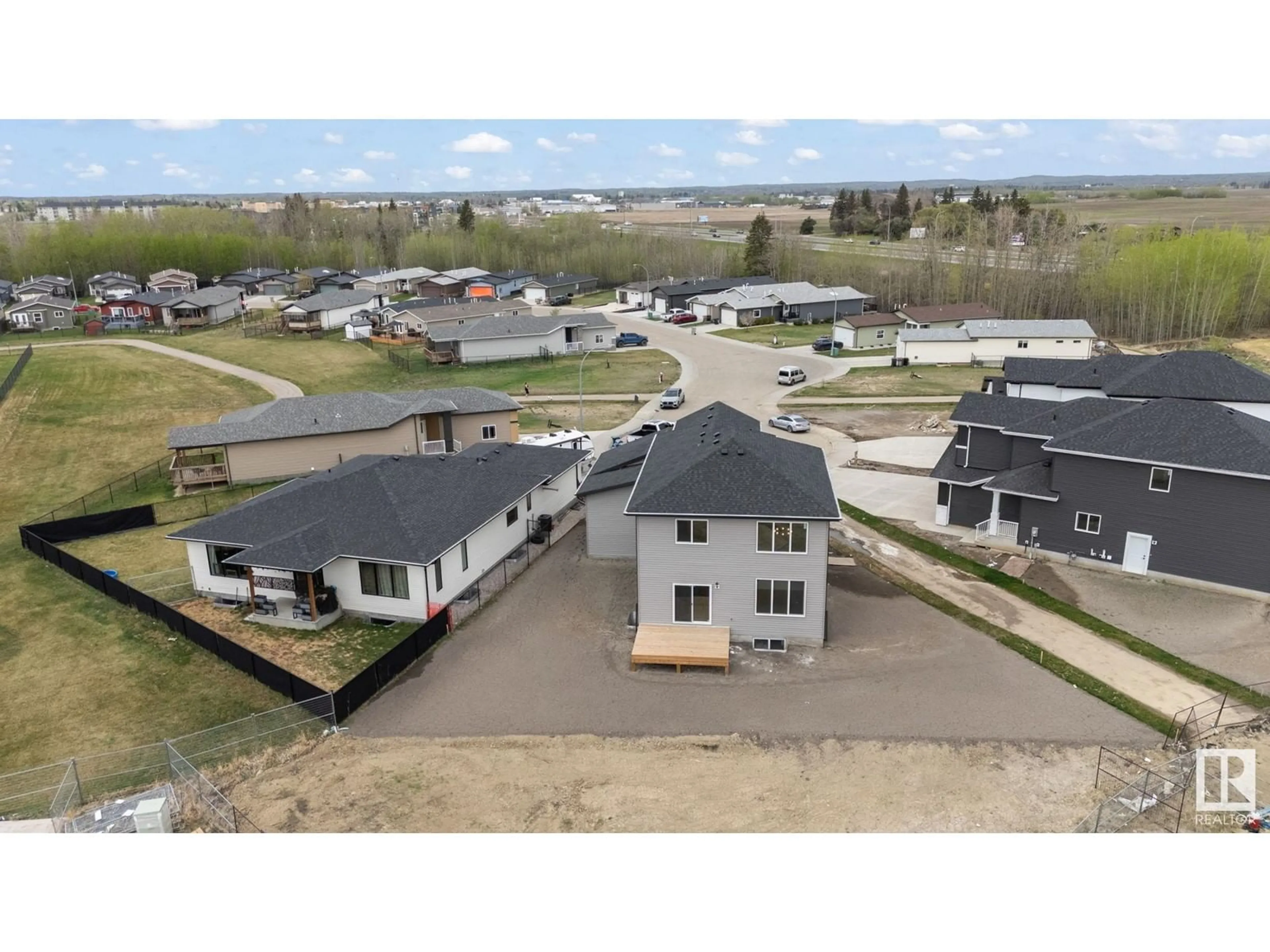 A pic from outside/outdoor area/front of a property/back of a property/a pic from drone, unknown for 36 SUN MEADOWS CL, Stony Plain Alberta T7Z0K1