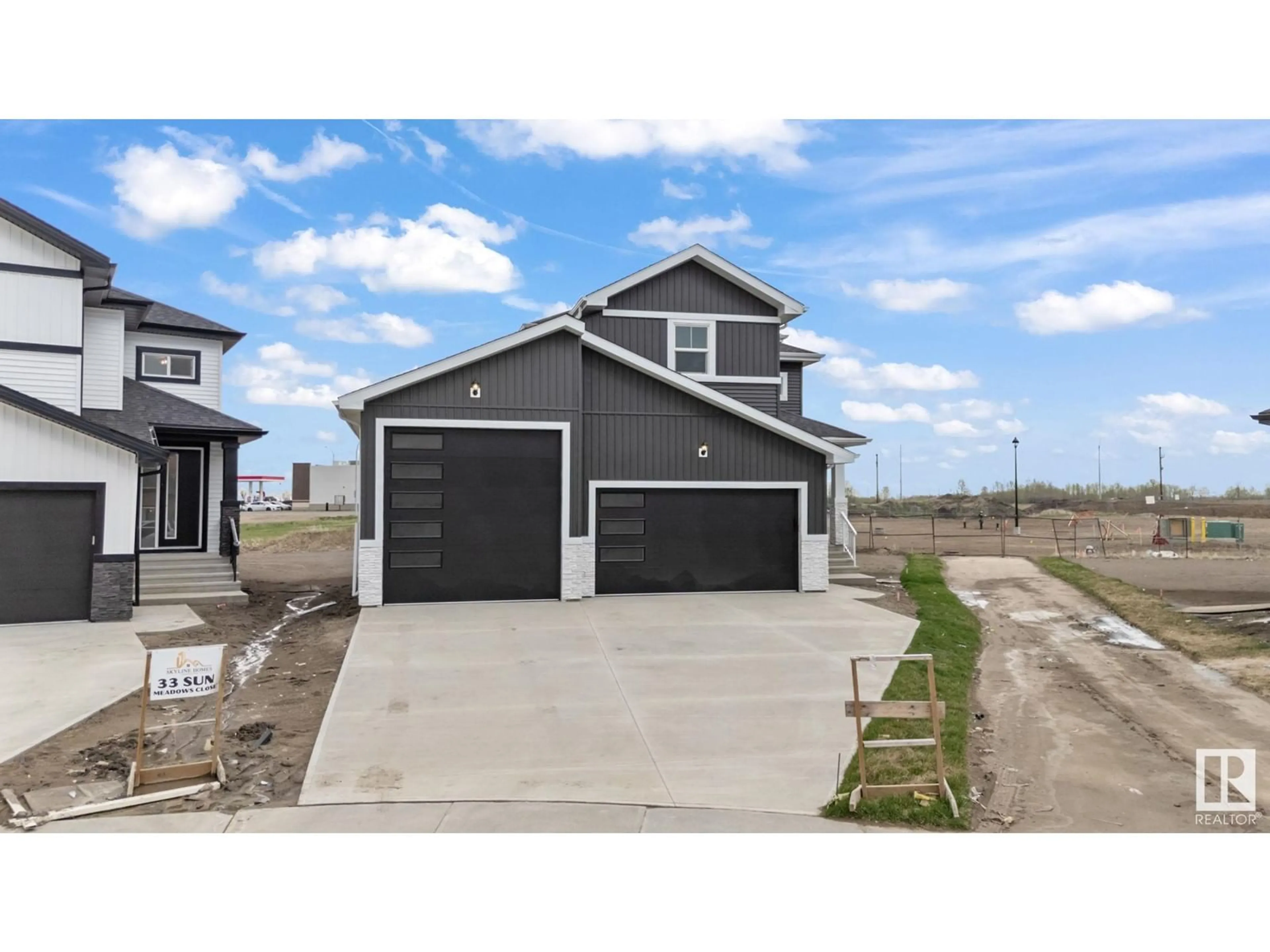 Home with vinyl exterior material, street for 34 SUN MEADOWS CL, Stony Plain Alberta T7Z0K1