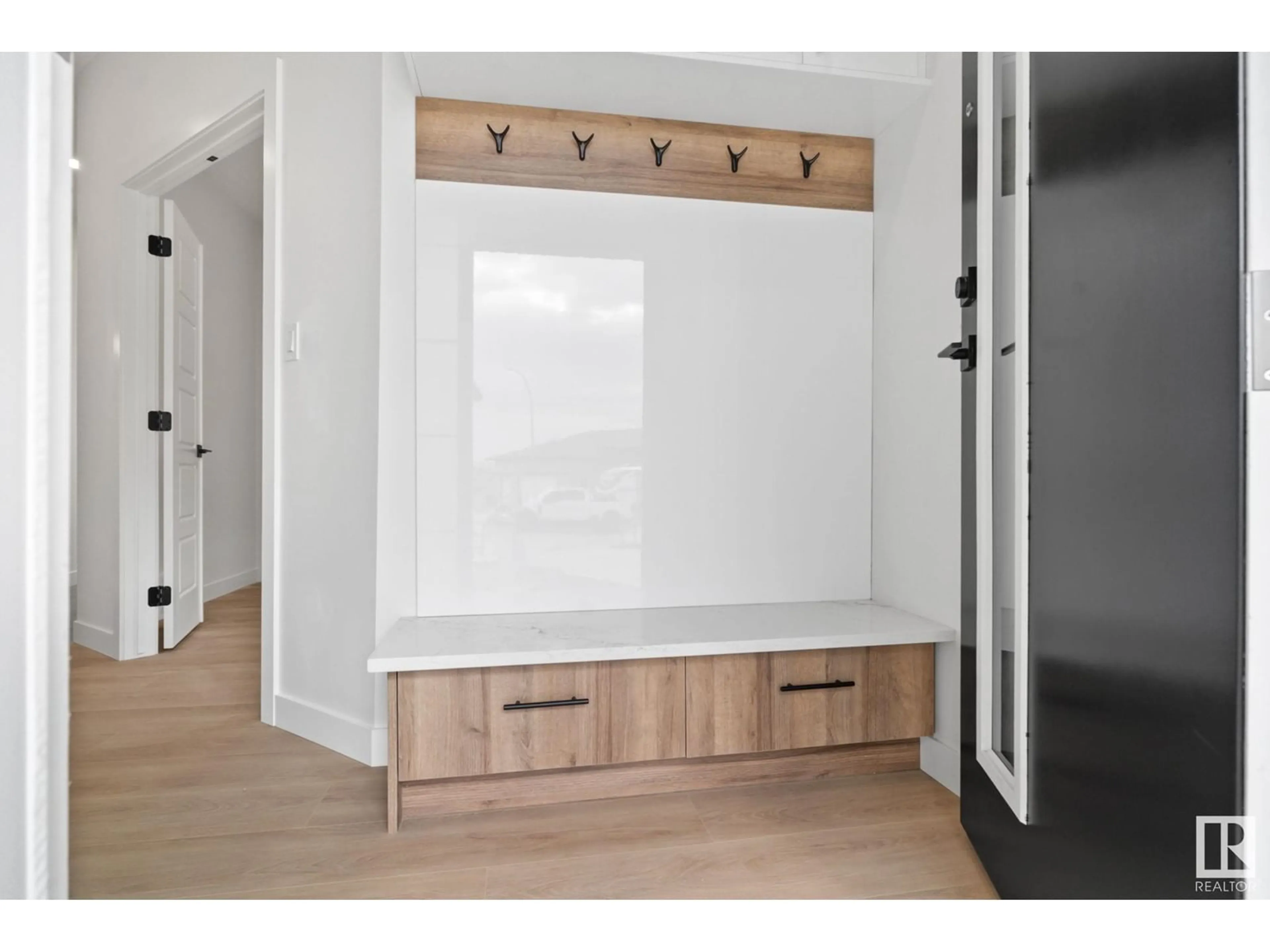 Indoor entryway for 34 SUN MEADOWS CL, Stony Plain Alberta T7Z0K1