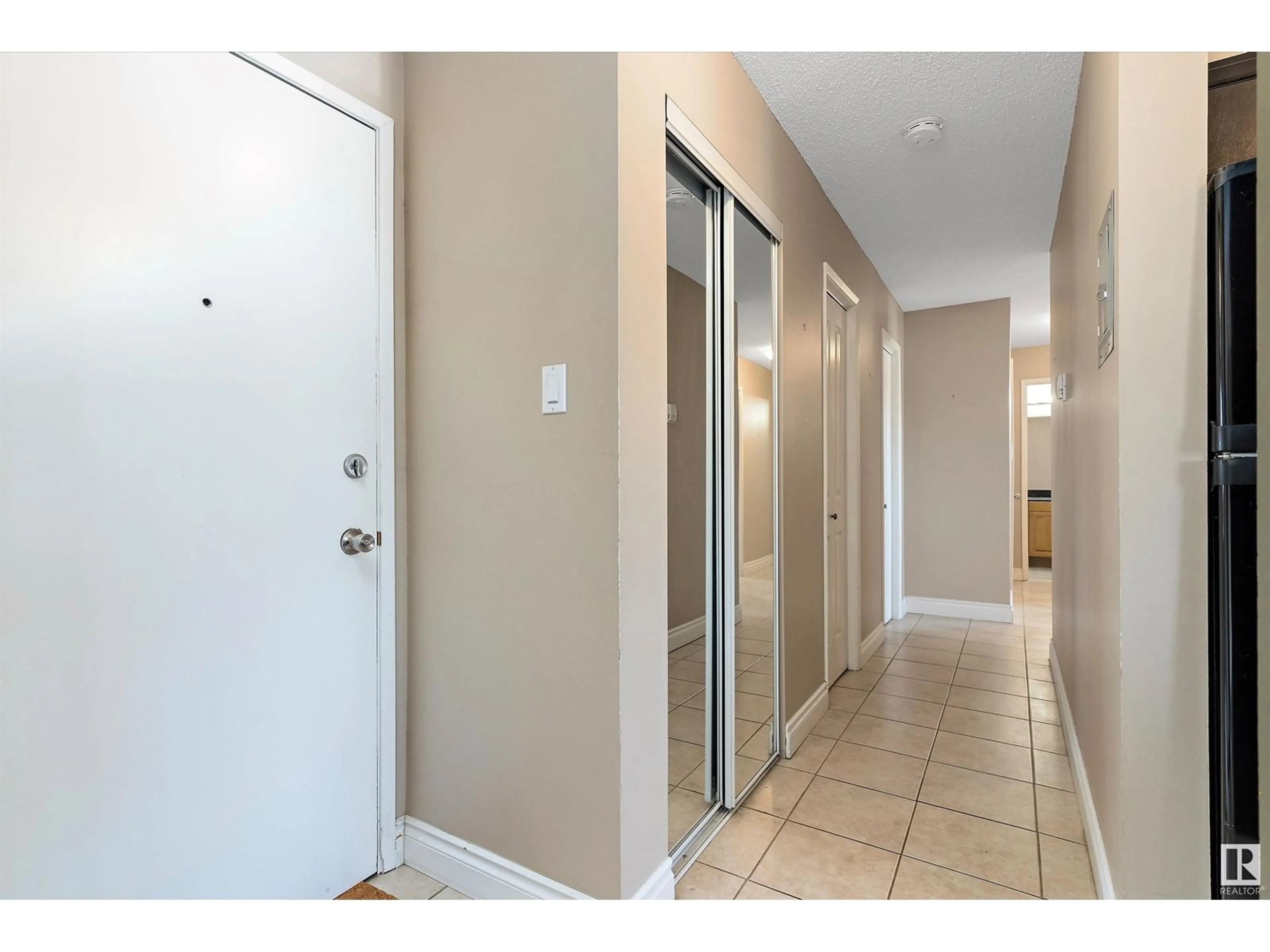 Indoor entryway for #303 - 10149 83 AV, Edmonton Alberta T6E2C5
