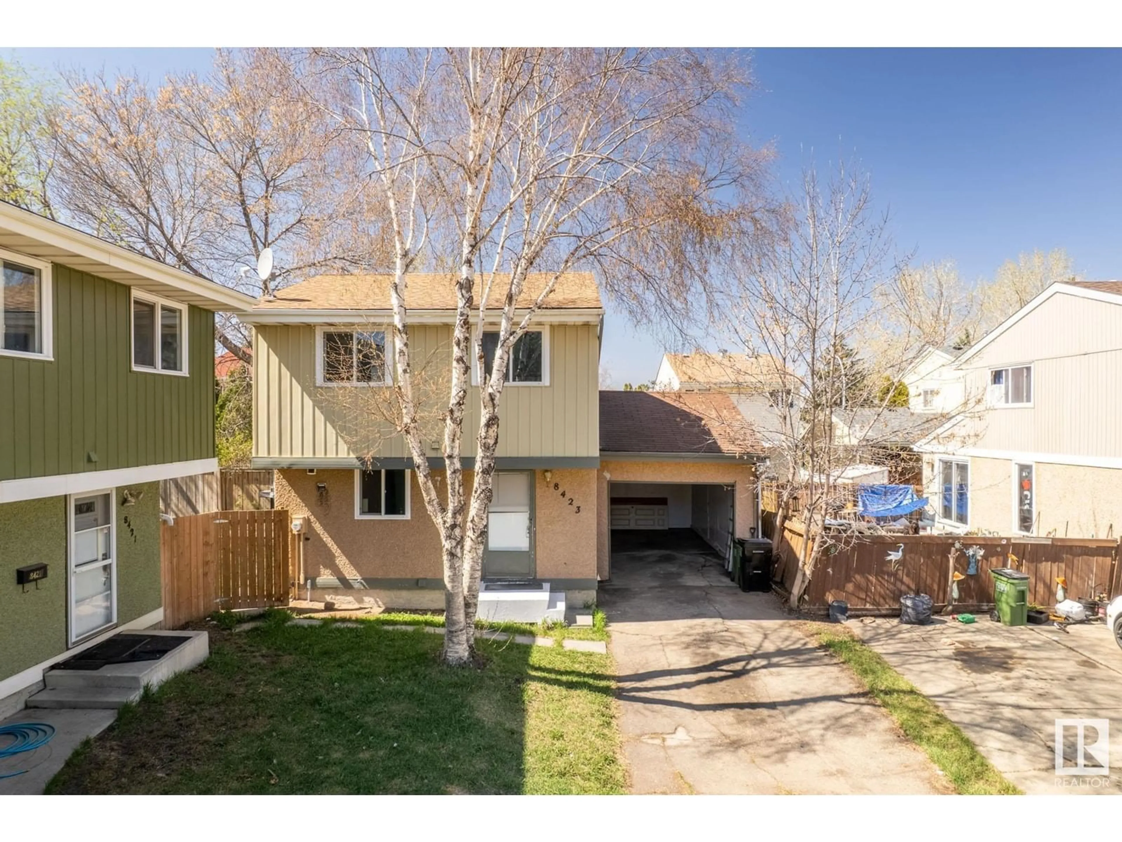 A pic from outside/outdoor area/front of a property/back of a property/a pic from drone, street for 8423 MILL WOODS RD, Edmonton Alberta T6K2P6