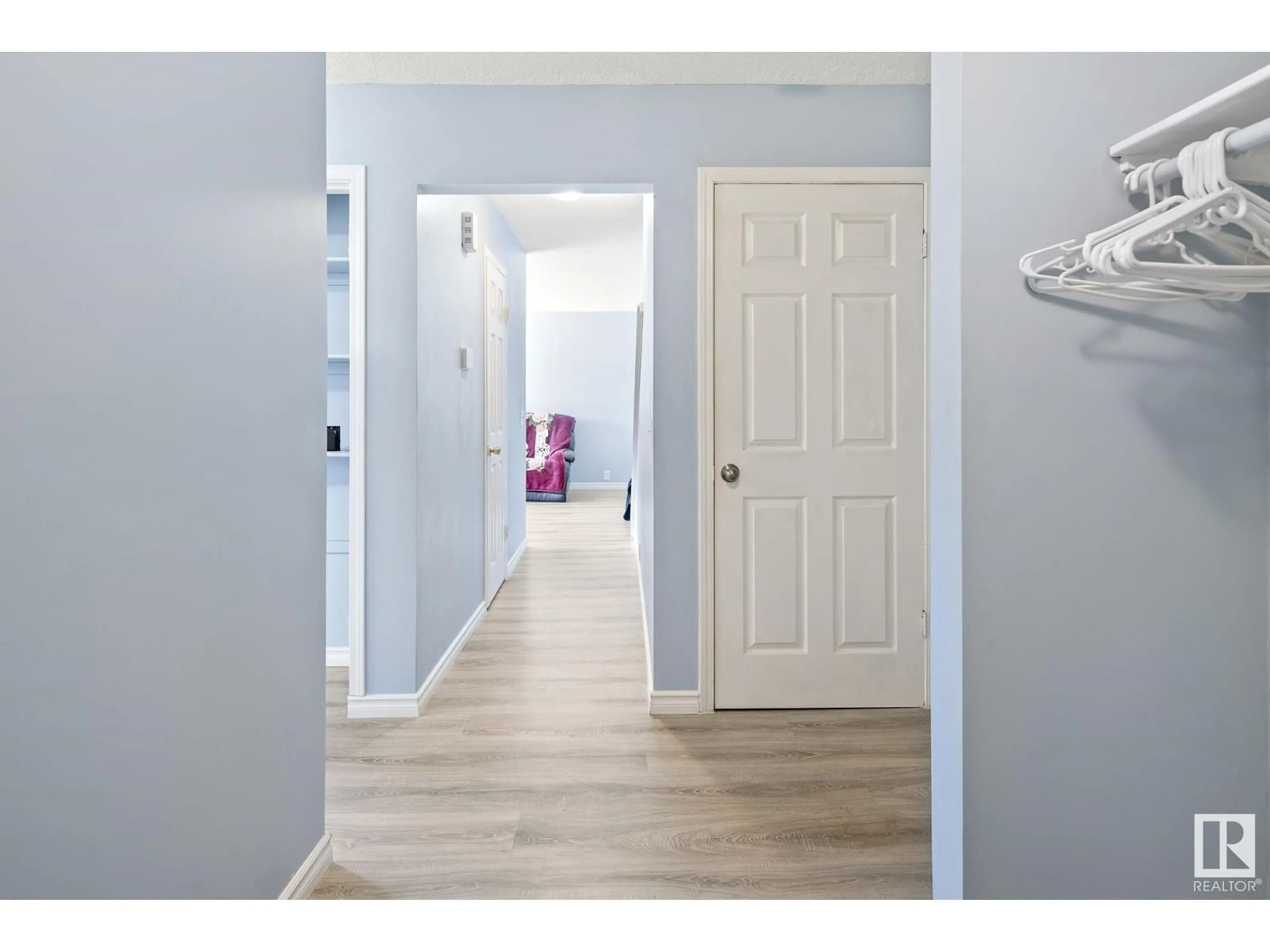Indoor entryway for 8423 MILL WOODS RD, Edmonton Alberta T6K2P6