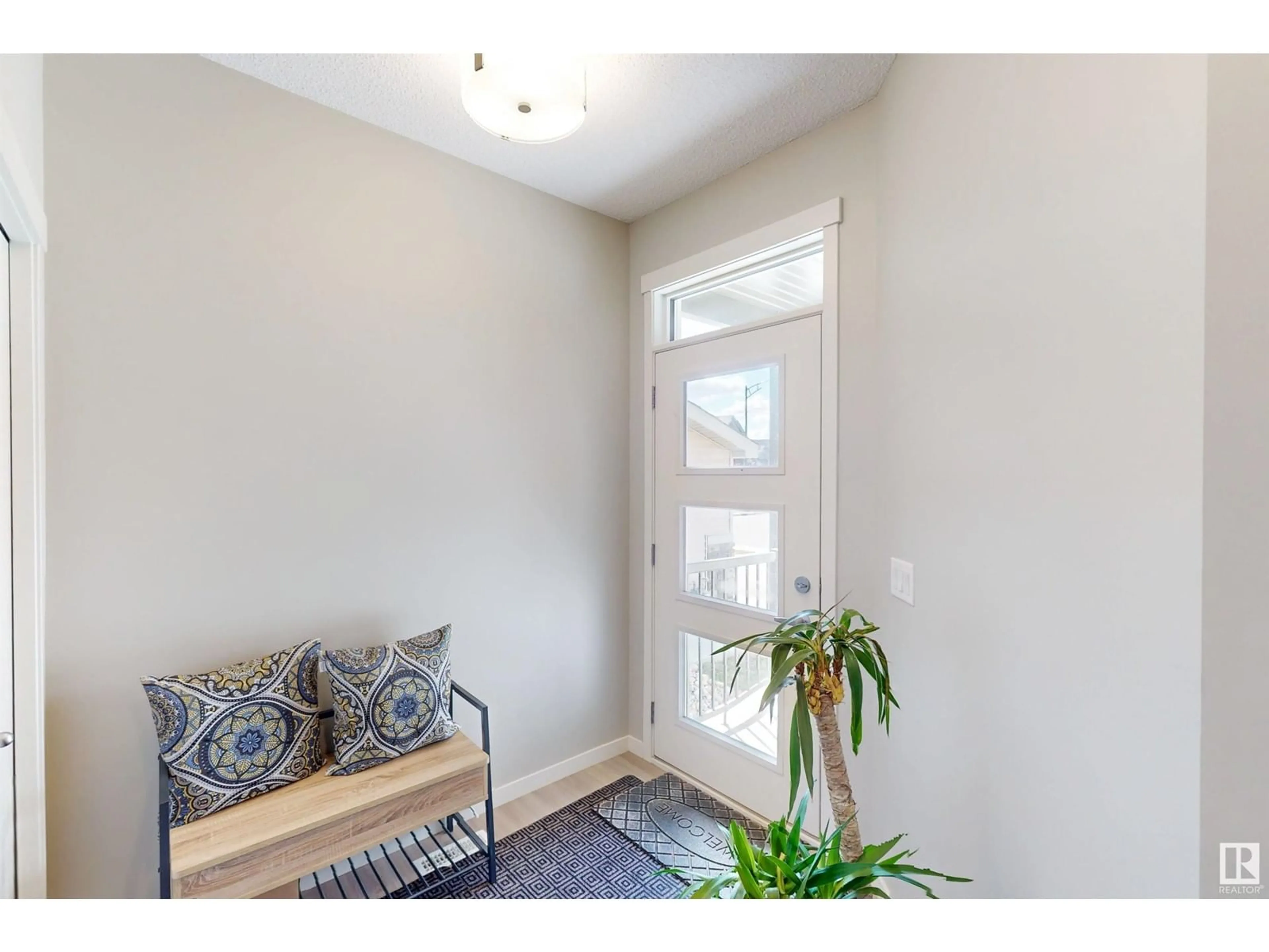 Indoor entryway for 3319 CHECKNITA COMMON, Edmonton Alberta T6W4E8