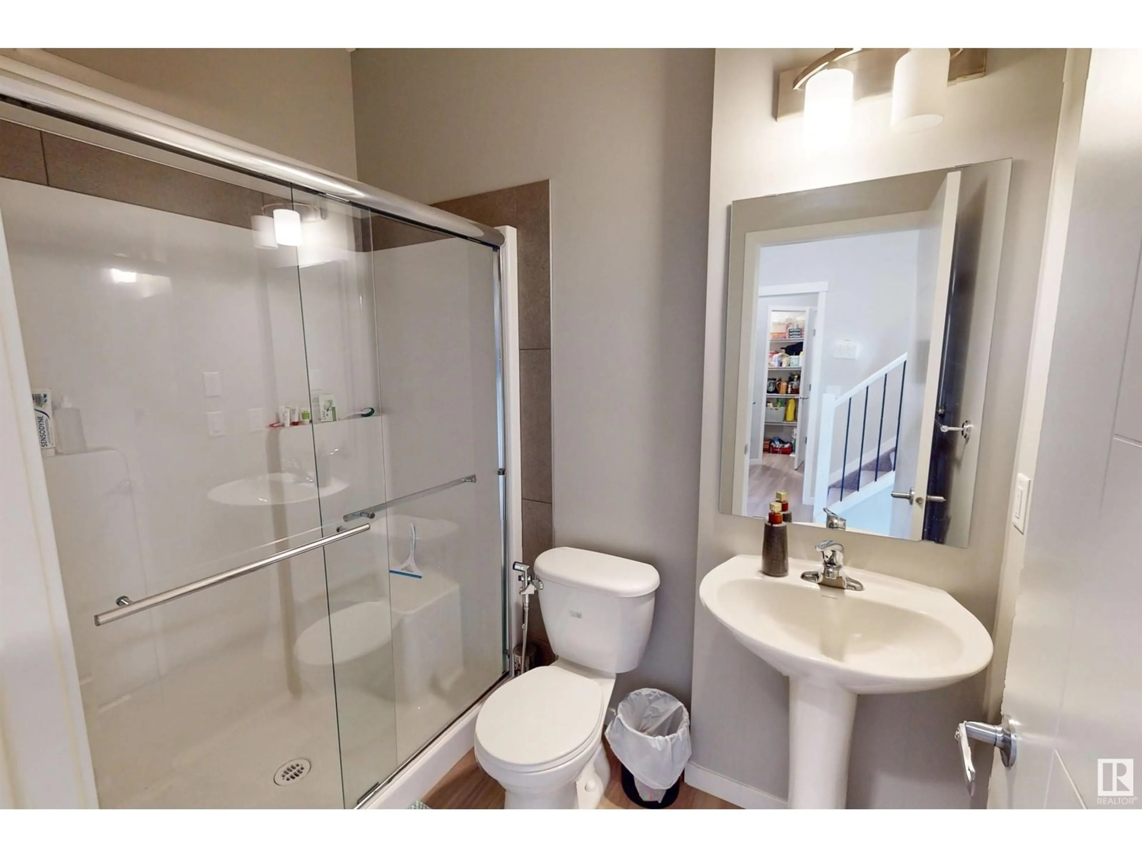 Standard bathroom, ceramic/tile floor for 3319 CHECKNITA COMMON, Edmonton Alberta T6W4E8