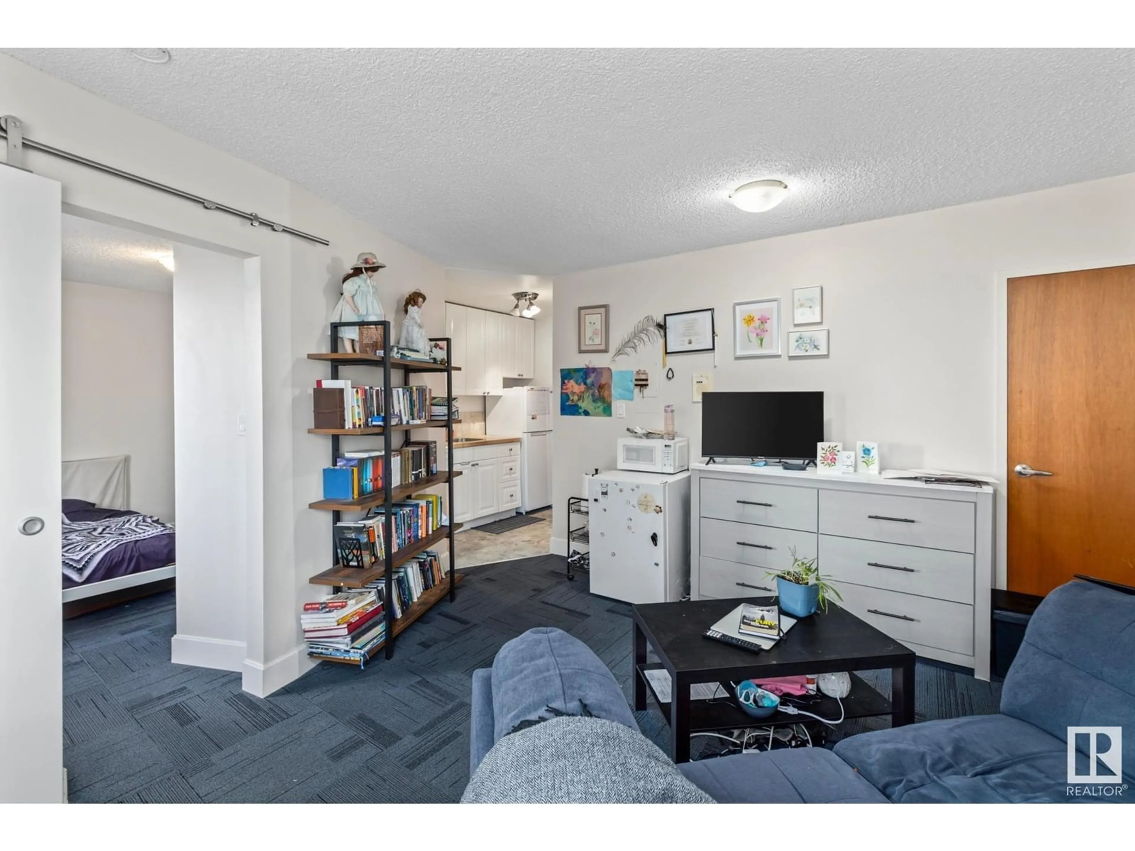 A pic of a room for 306 - 10021 116 ST, Edmonton Alberta T5K1V5