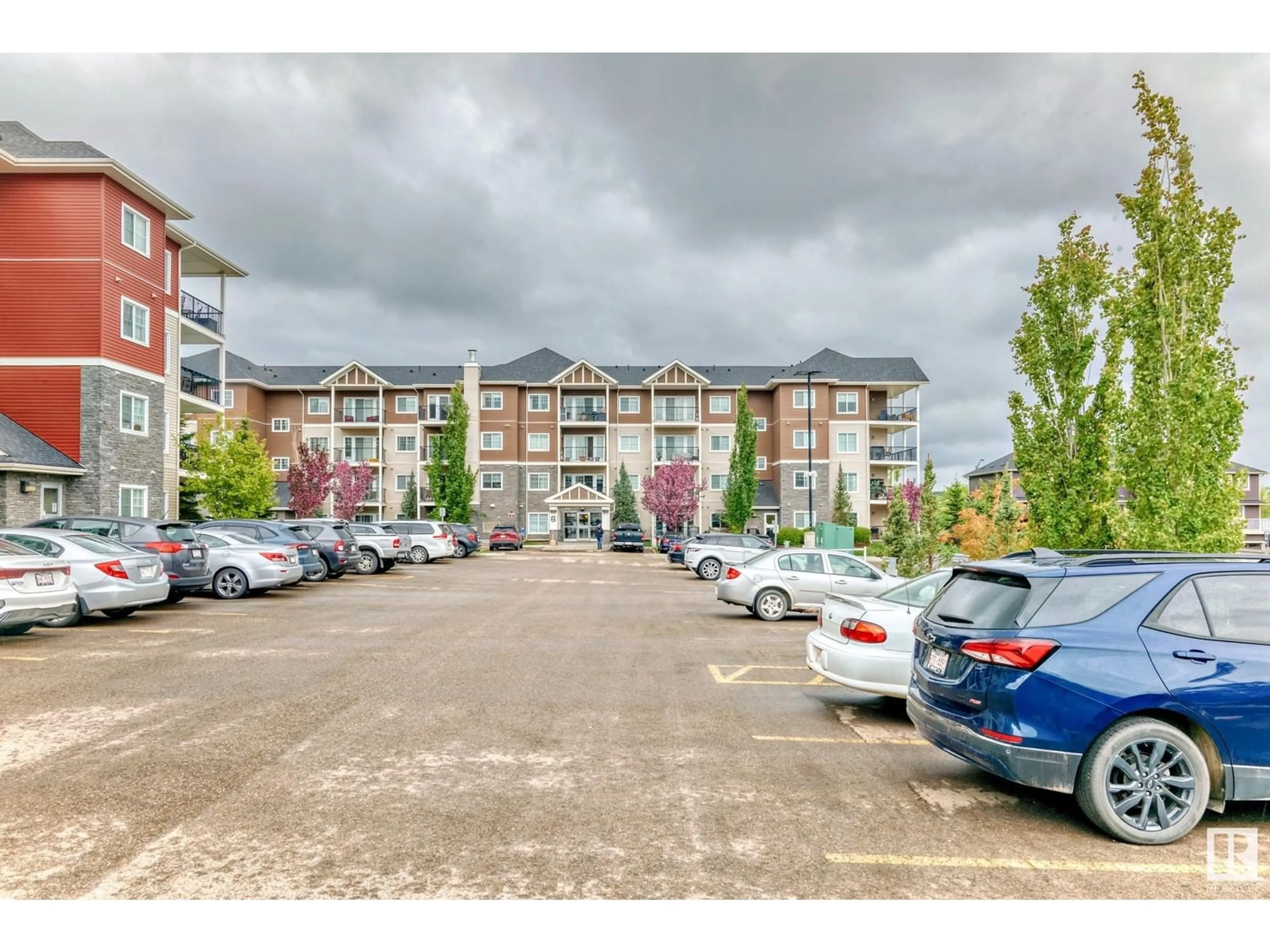 A pic from outside/outdoor area/front of a property/back of a property/a pic from drone, unknown for 3403 6 AUGUSTINE CR, Sherwood Park Alberta T8H0X8
