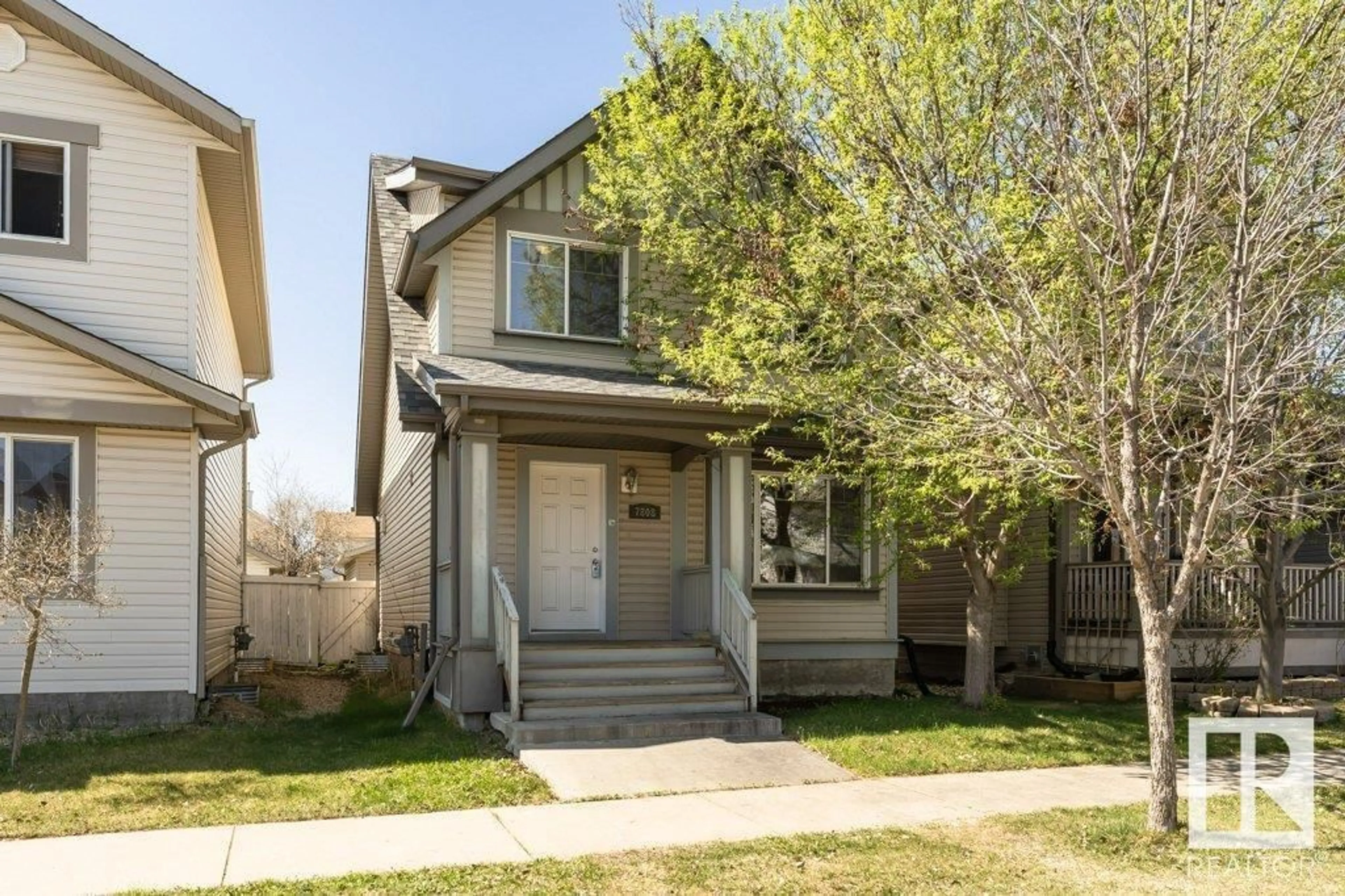 Home with vinyl exterior material, street for 7808 SCHMID PL, Edmonton Alberta T6R0K7
