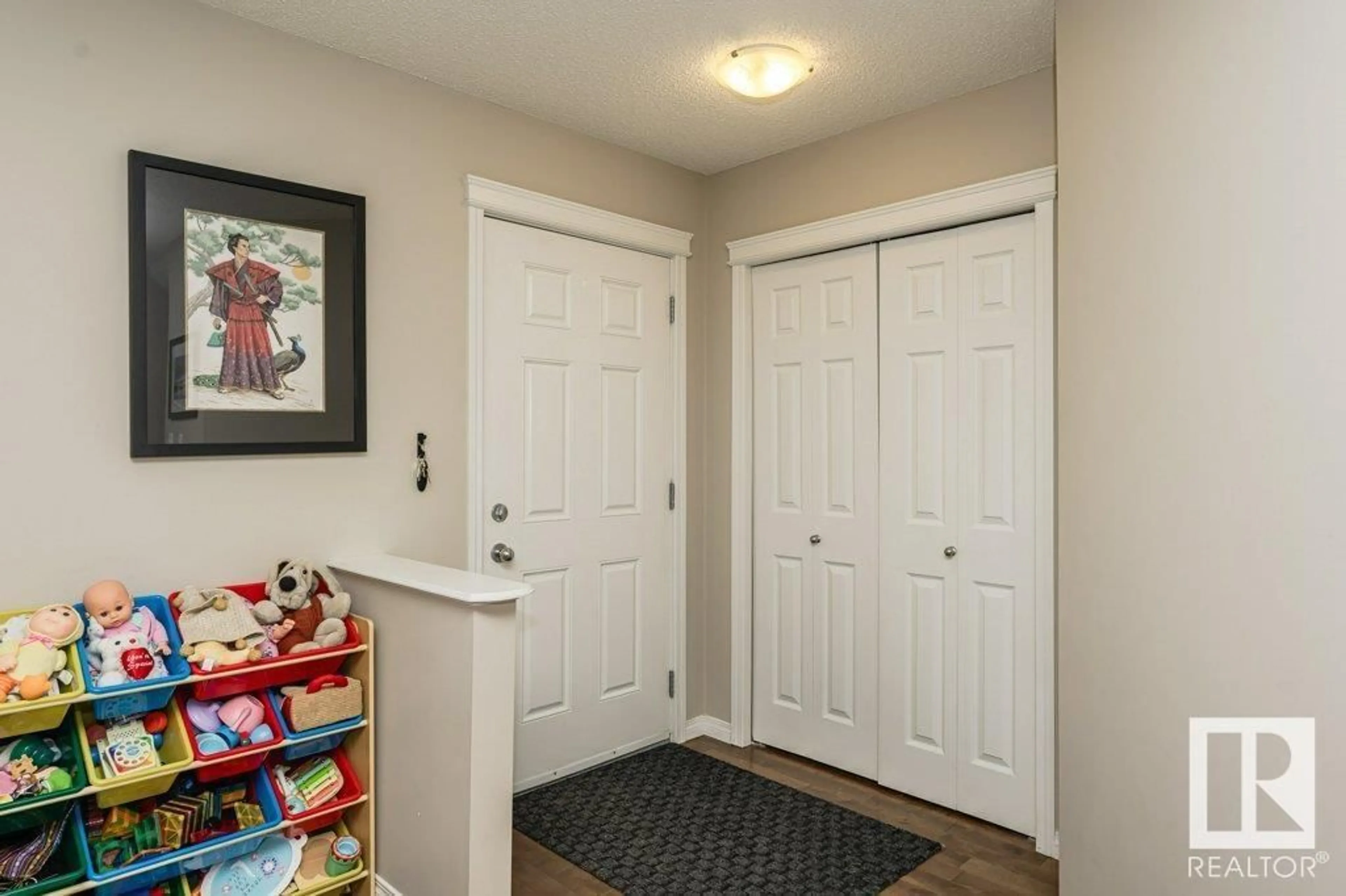 Indoor entryway for 7808 SCHMID PL, Edmonton Alberta T6R0K7