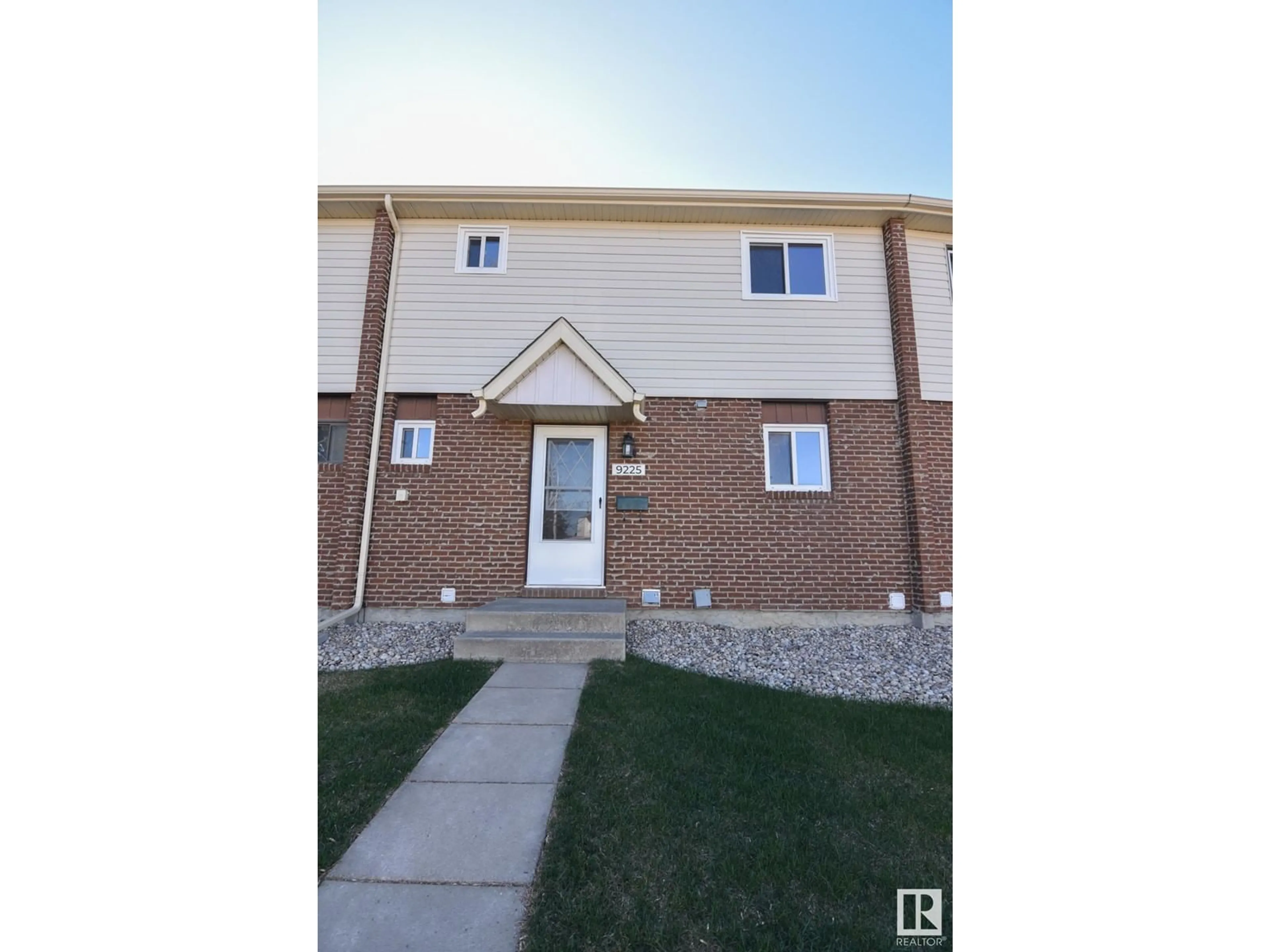 Unknown for 9225 MORINVILLE DR, Morinville Alberta T8R1J8