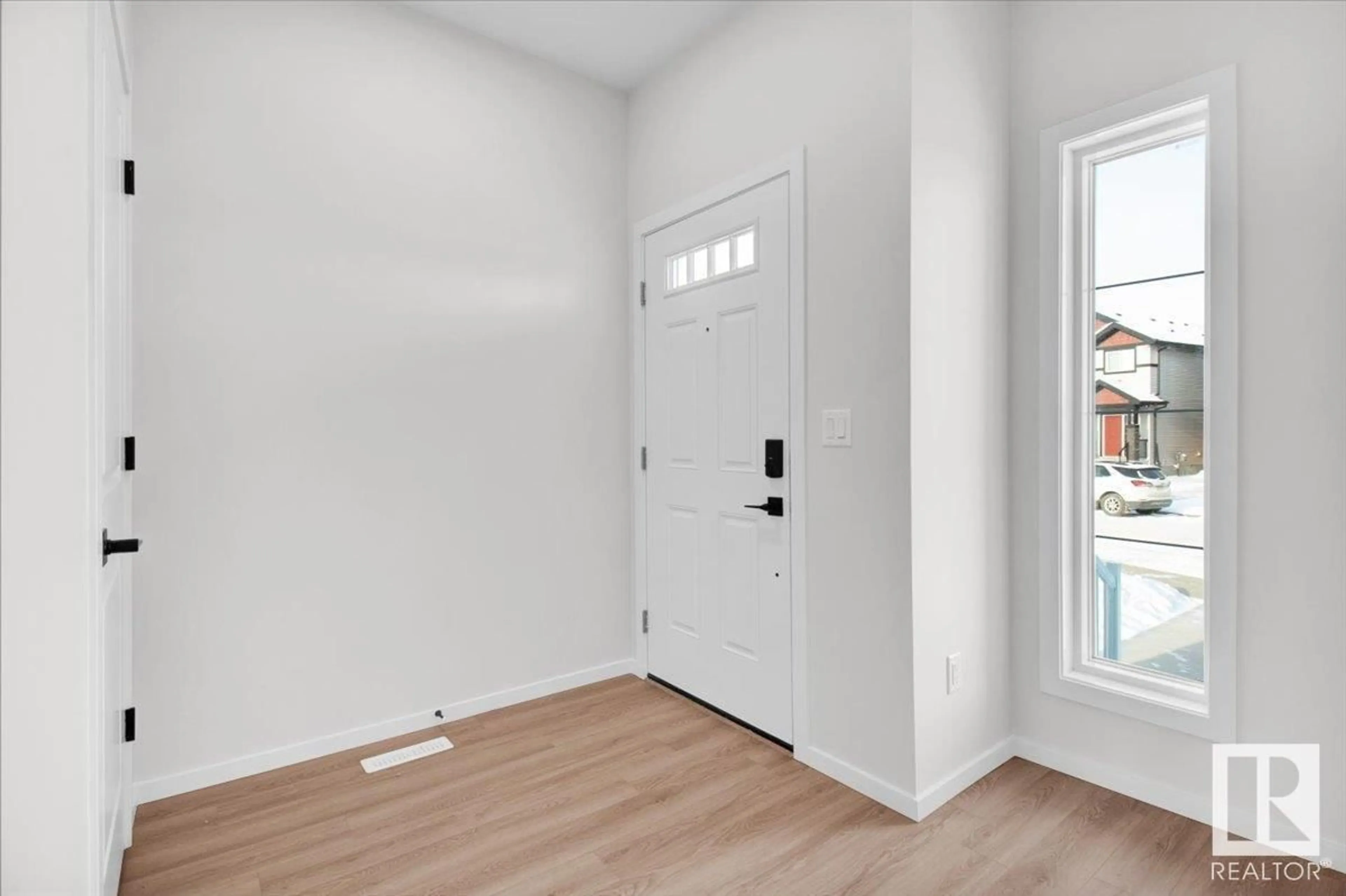 Indoor entryway for 15 ETON LI, Spruce Grove Alberta T7X4B7