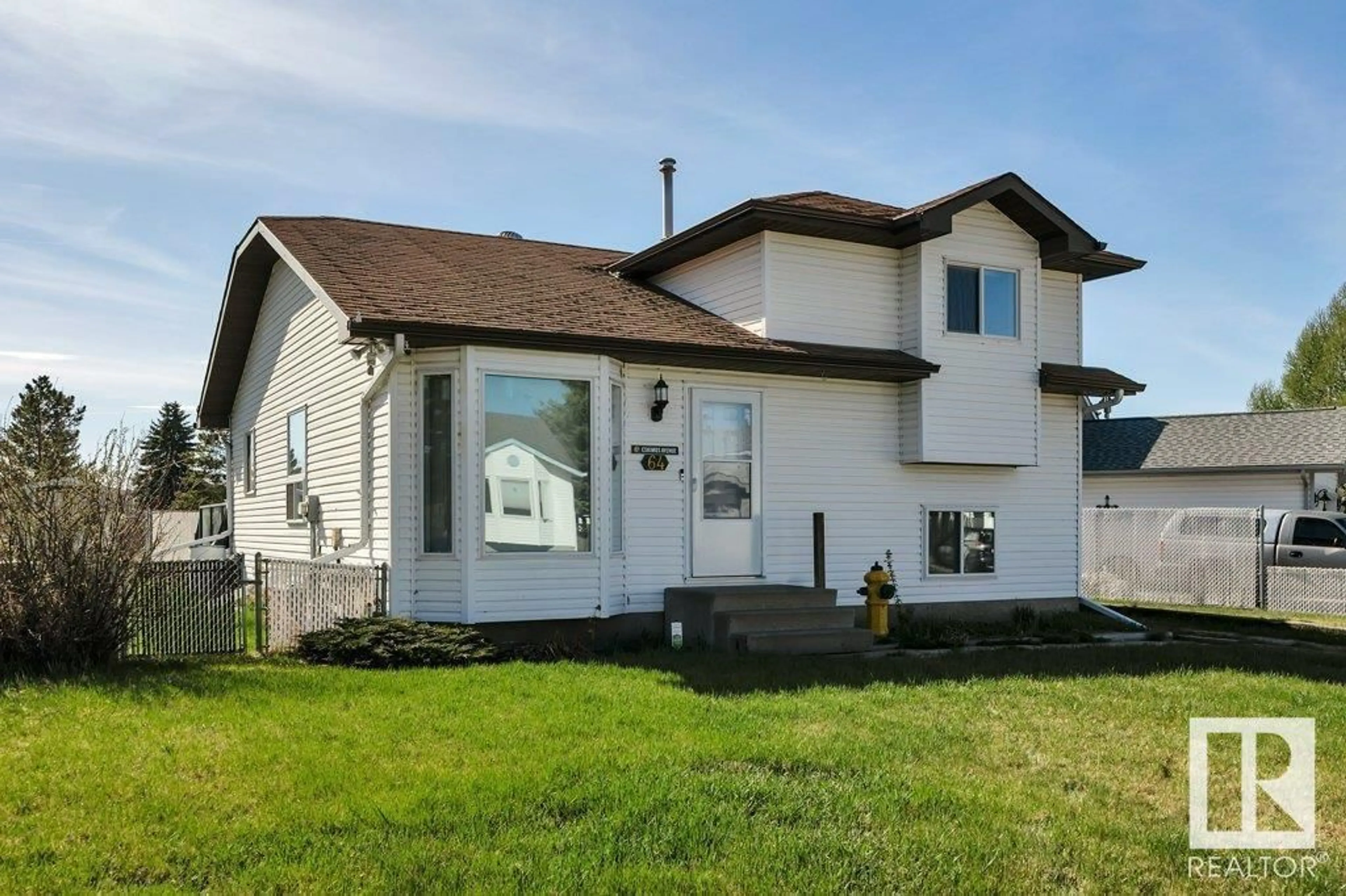 Home with vinyl exterior material, unknown for 64 PARKVIEW CR, Calmar Alberta T0C0V0