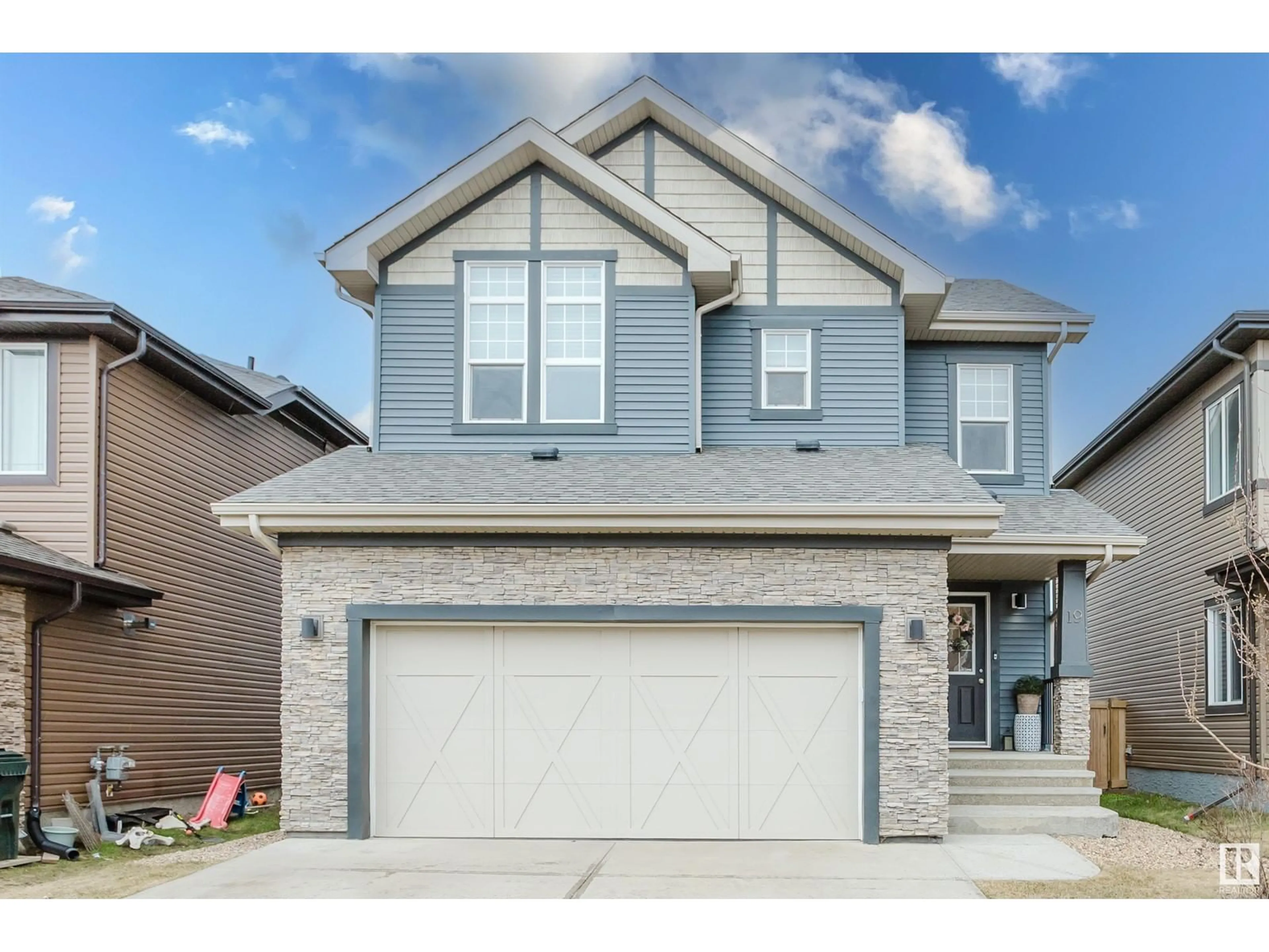 Home with vinyl exterior material, street for 19 PRESCOTT BV, Spruce Grove Alberta T7X0R5
